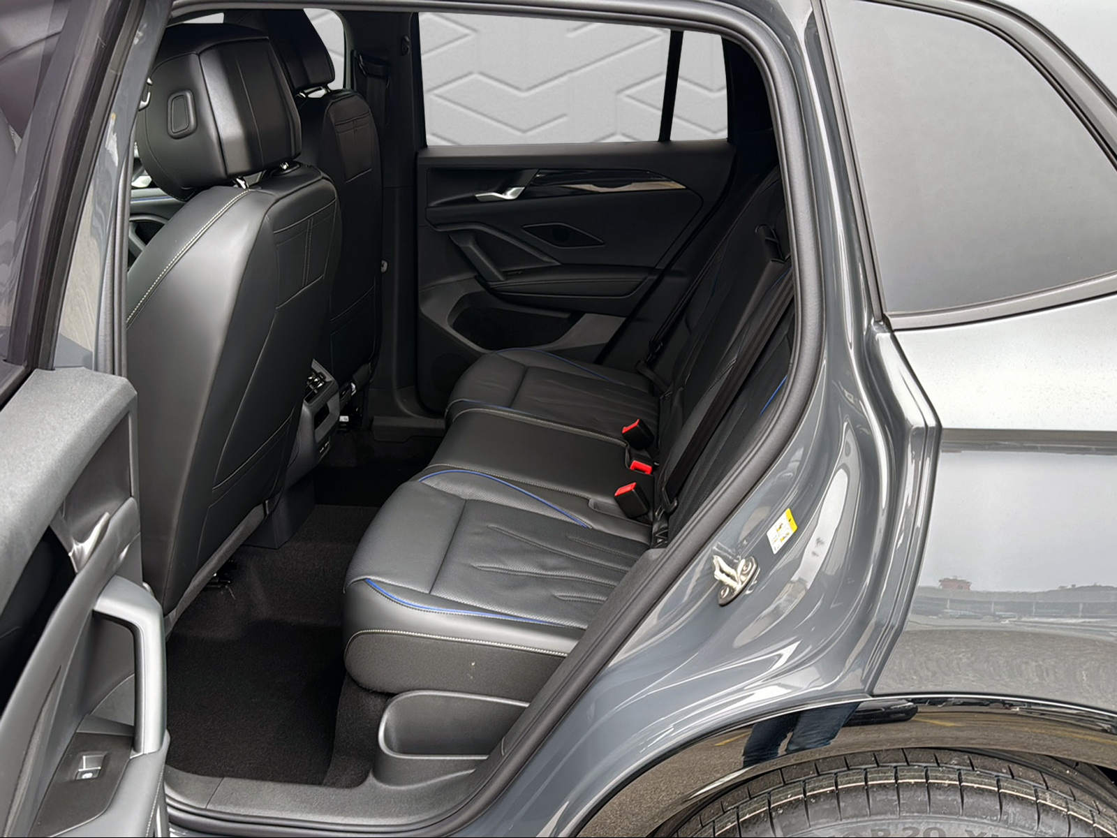 VW Tiguan 2.0 TSI United DSG 4Motion-image-12