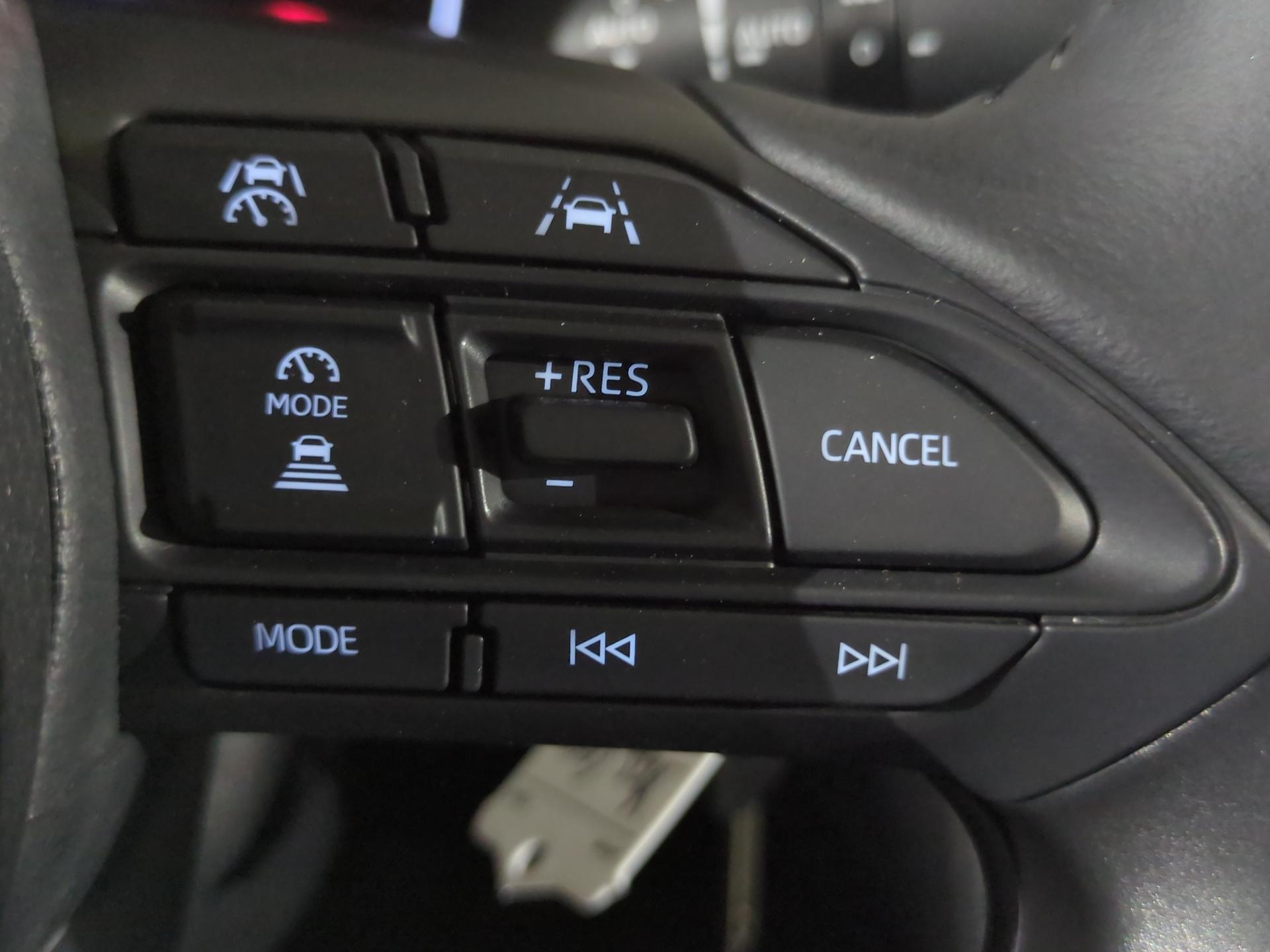 TOYOTA Yaris Cross 1.5 Comfort e-CVT-image-21