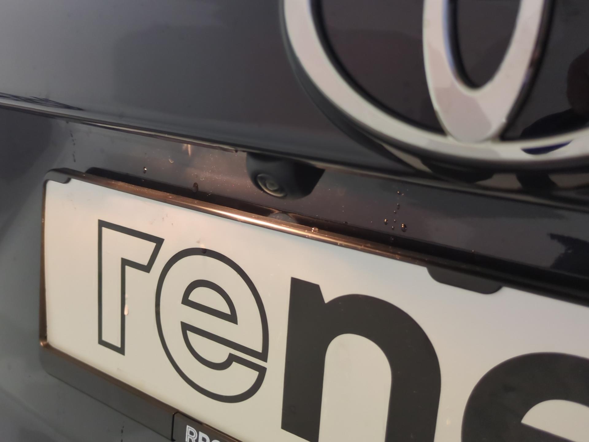 TOYOTA Yaris Cross 1.5 Comfort e-CVT-image-19