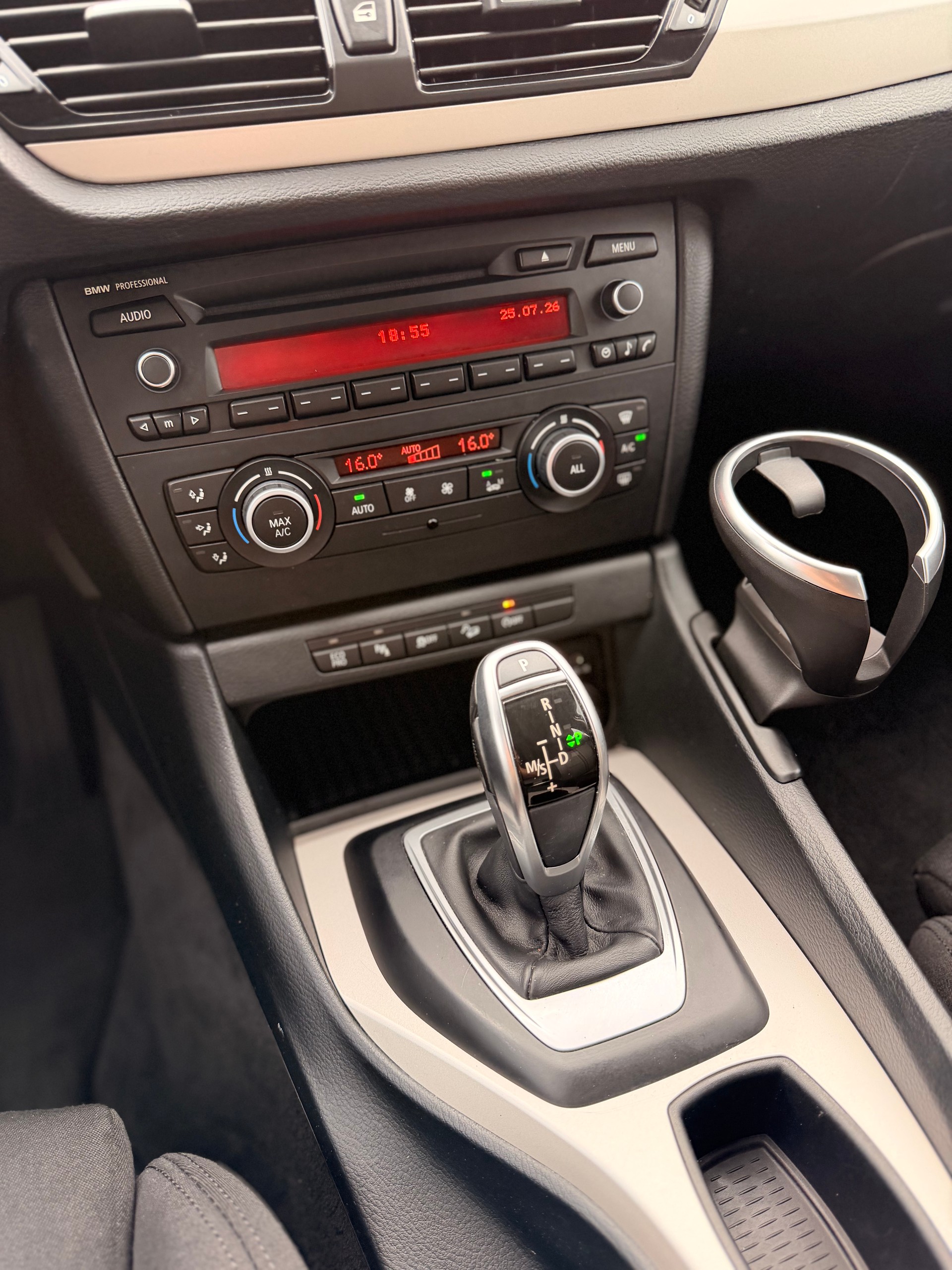BMW X1 xDrive 18d Steptronic-image-23