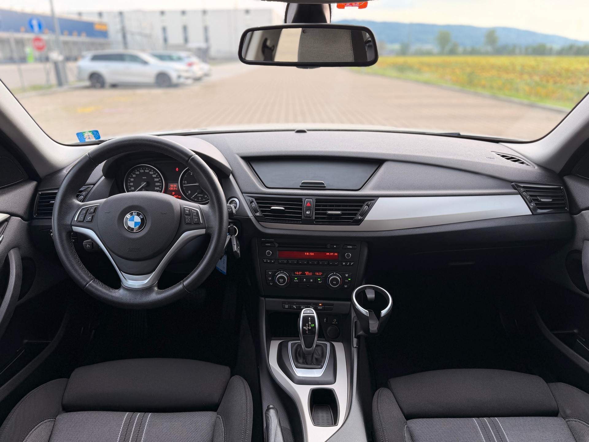 BMW X1 xDrive 18d Steptronic-image-16