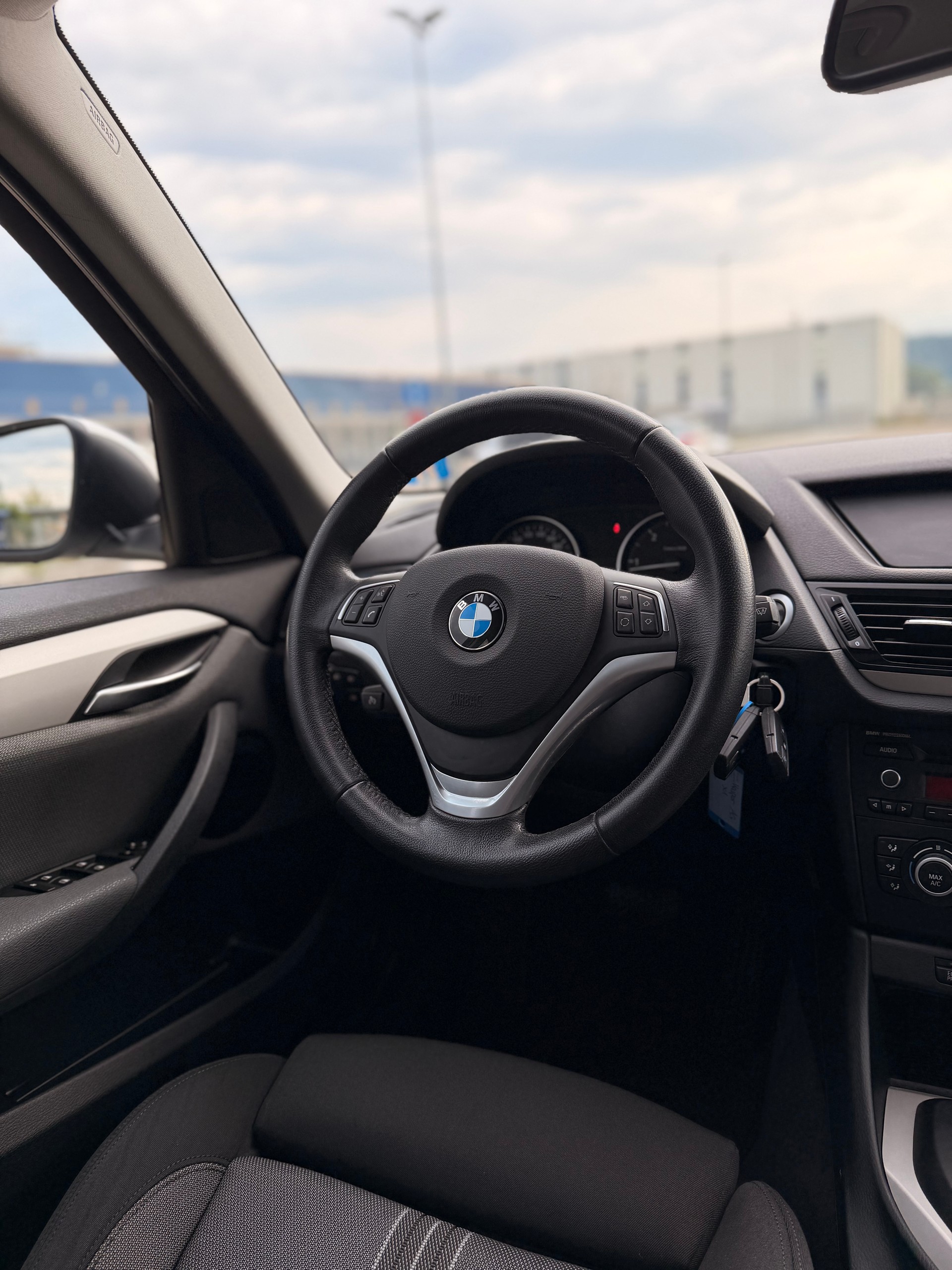 BMW X1 xDrive 18d Steptronic-image-17