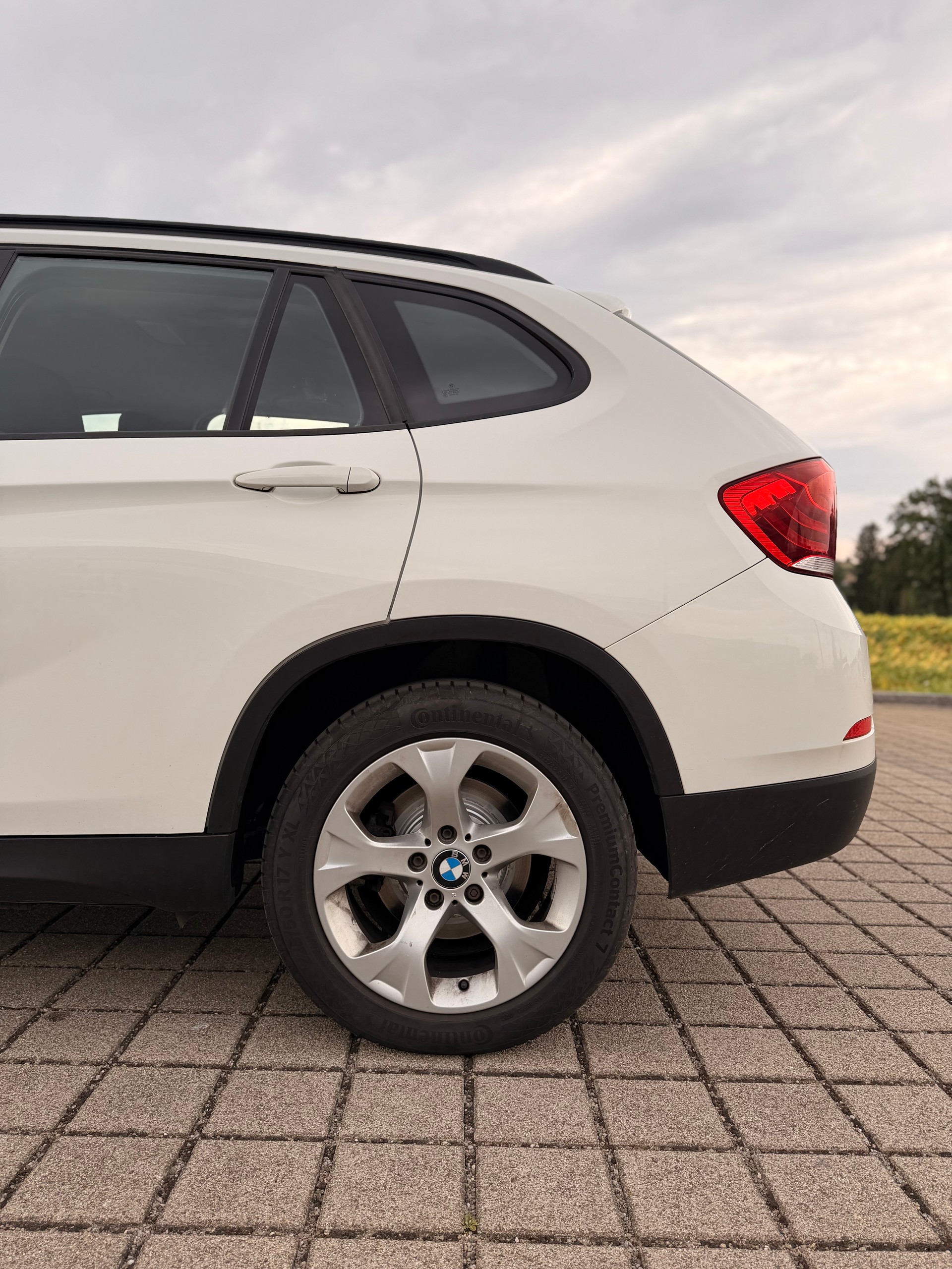 BMW X1 xDrive 18d Steptronic-image-13