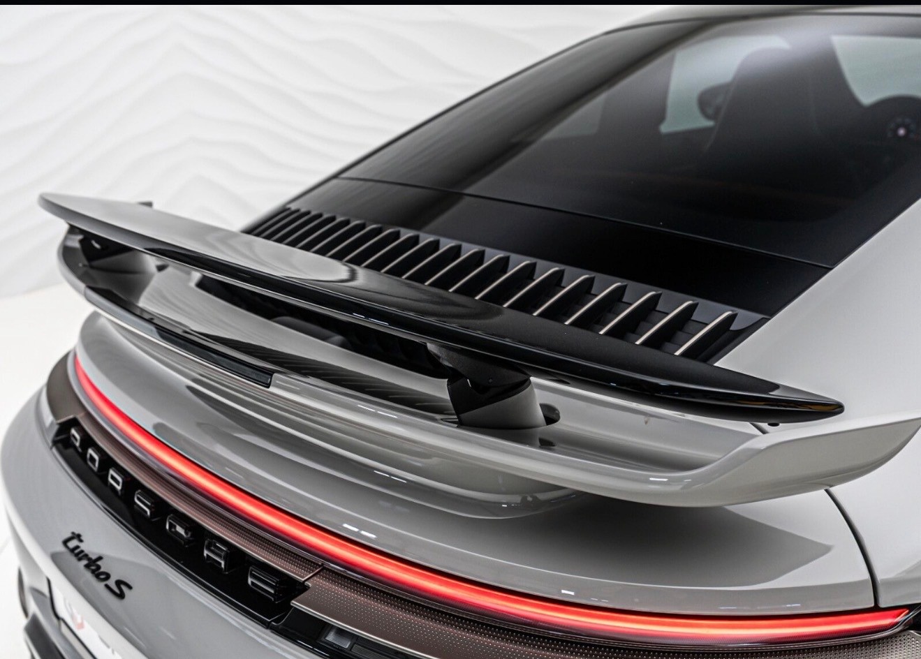 PORSCHE 911 Turbo S**CARBON Paket**Sportpaket**kreideweiss-image-7
