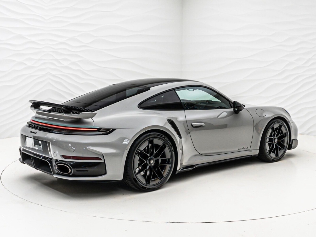 PORSCHE 911 Turbo S**CARBON Paket**Sportpaket**kreideweiss-image-3