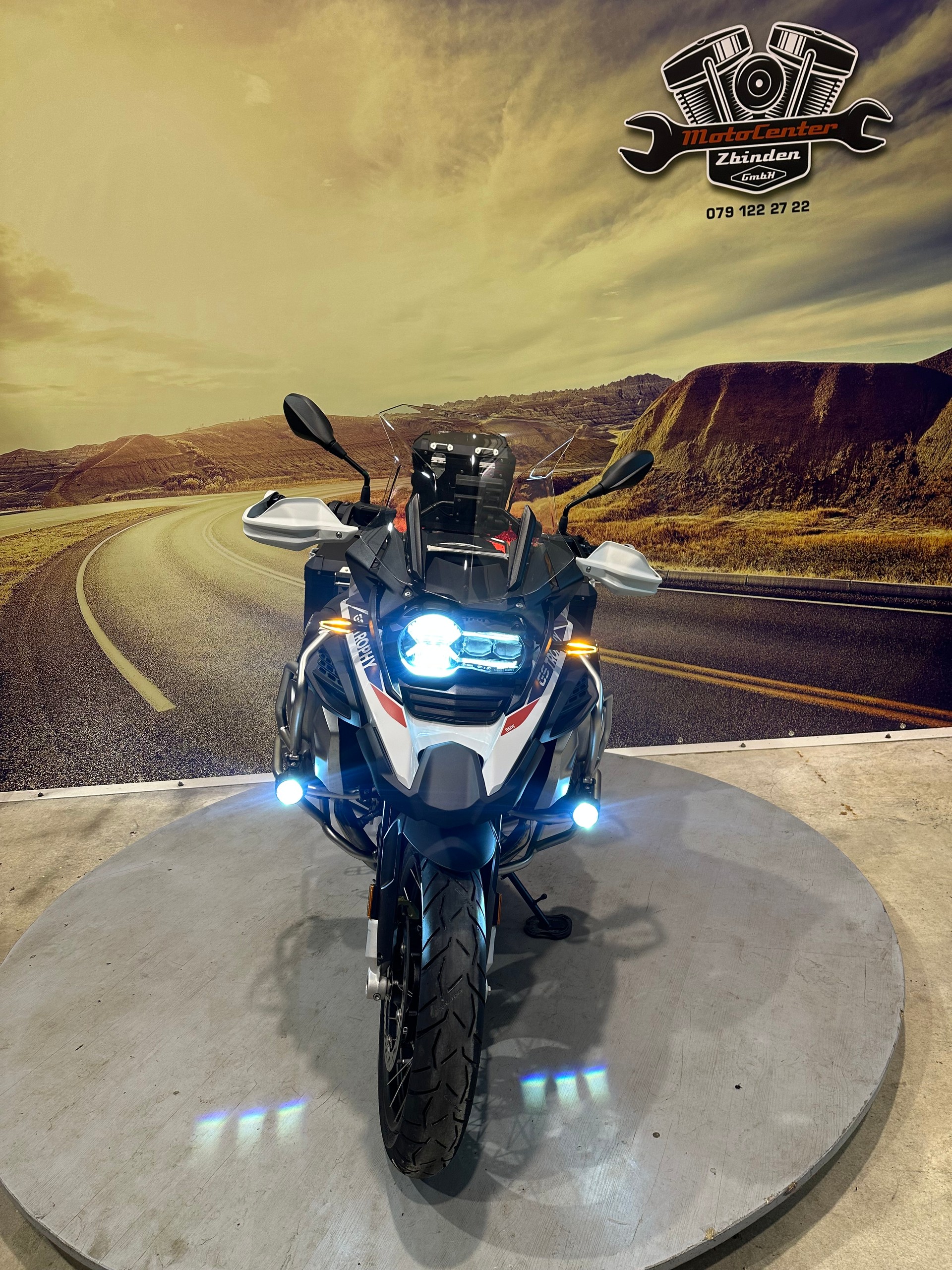 BMW R 1250 GS Adventure Werkstiefergelegt-showroom-element-2