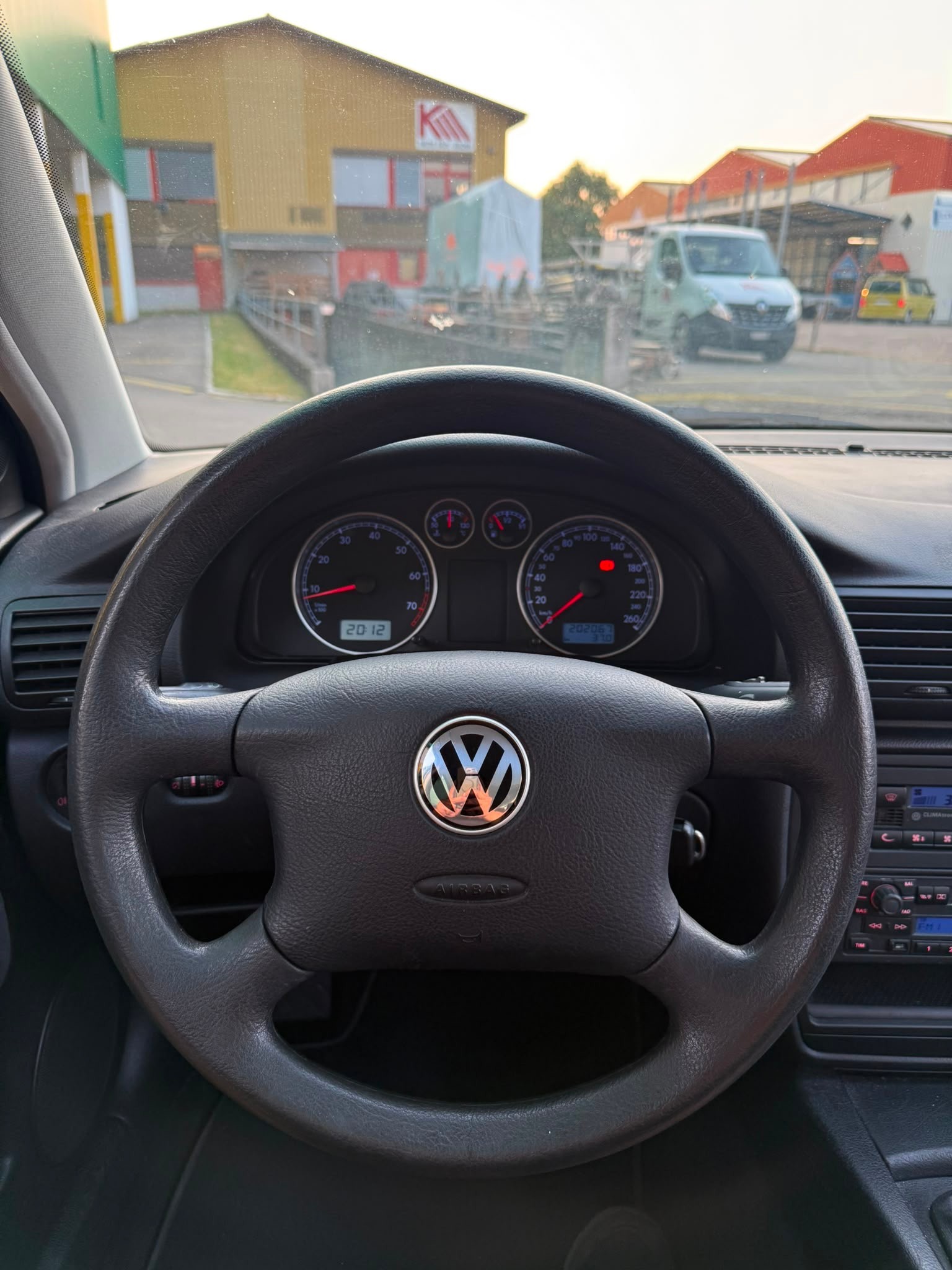 VW Passat Variant 2.0 Trendline-image-12