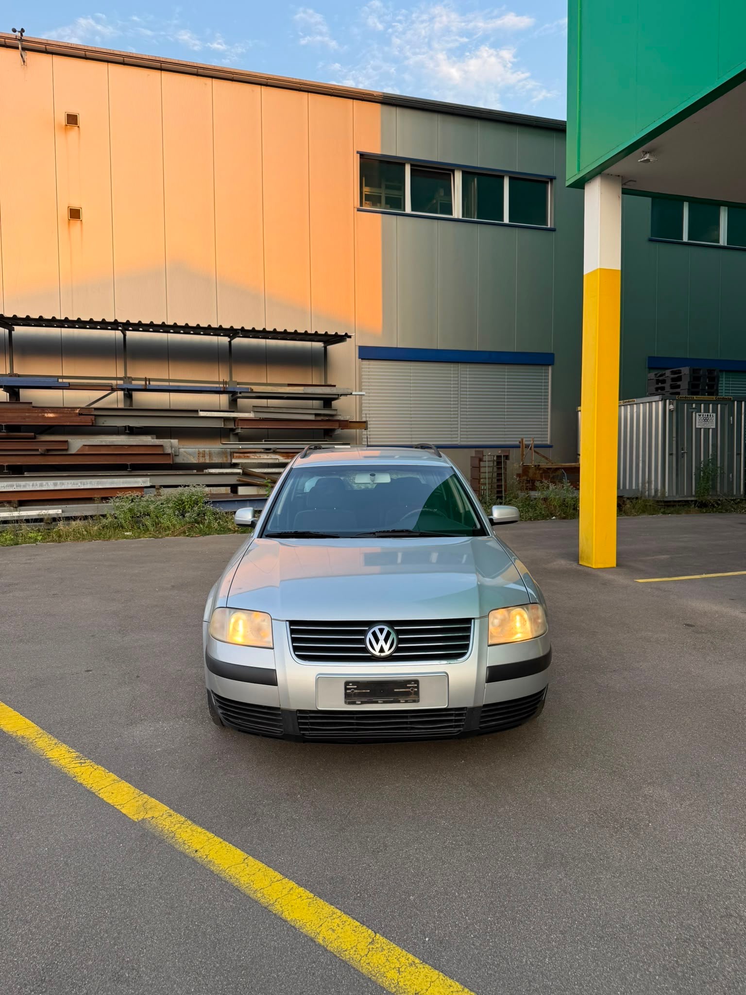 VW Passat Variant 2.0 Trendline-image-1