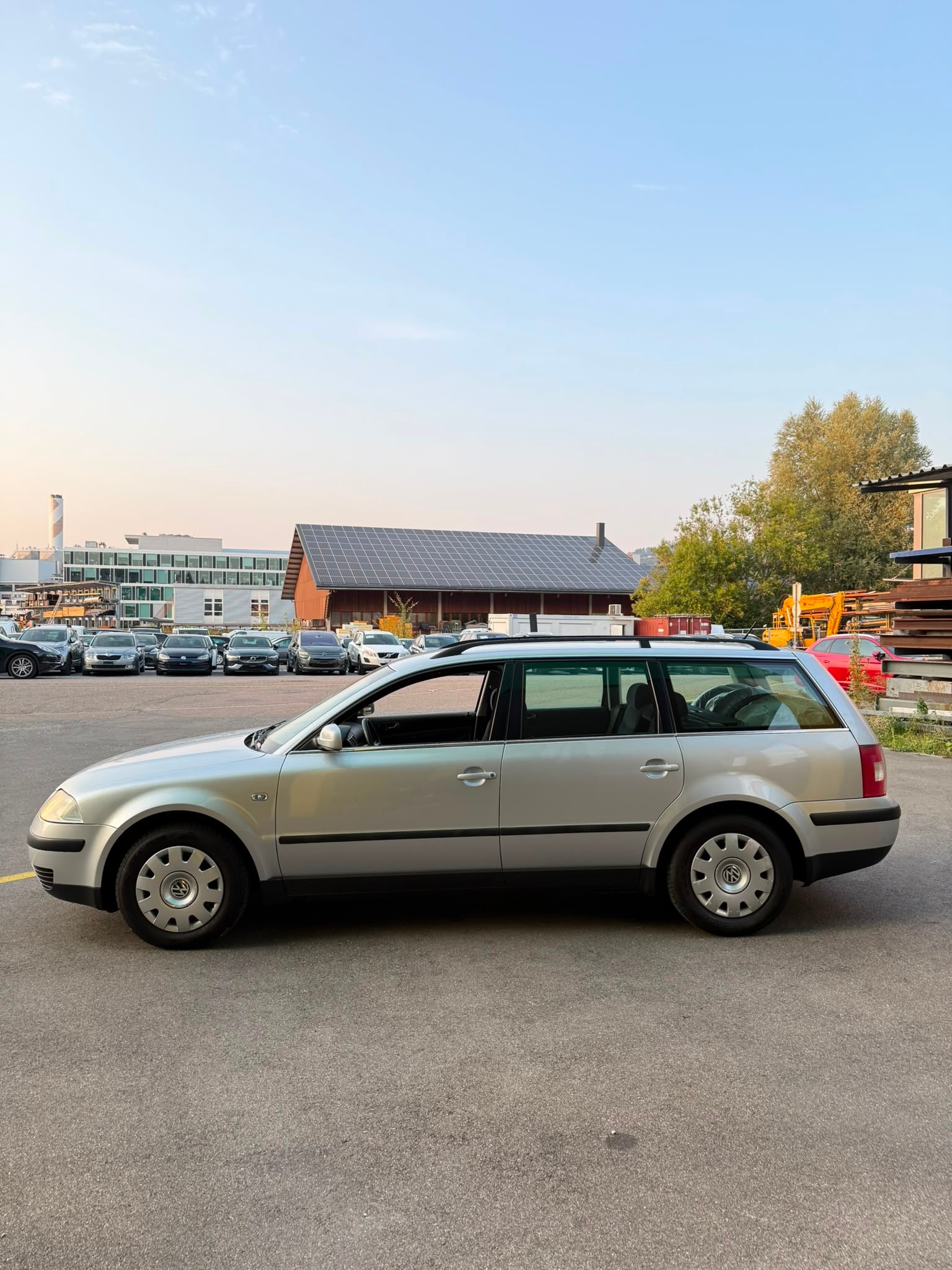 VW Passat Variant 2.0 Trendline-image-3