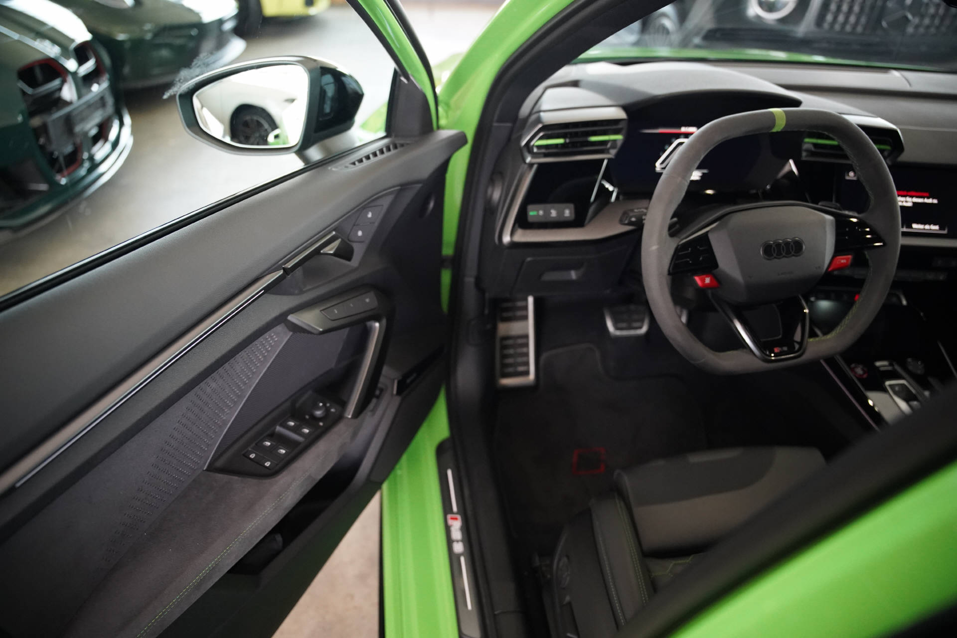 AUDI RS3 Sportback 2.5 TSI quattro S-tronic-image-8