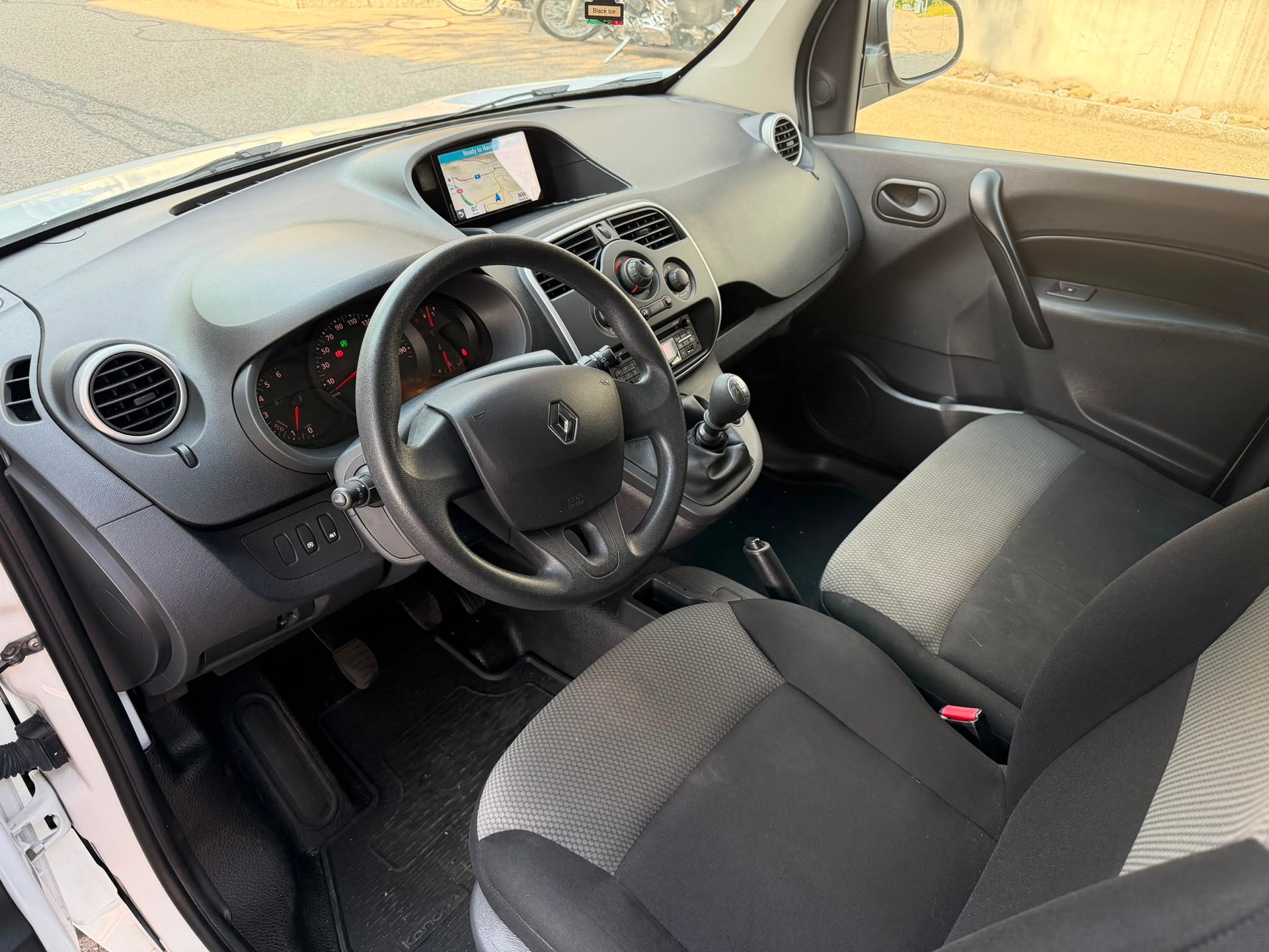 RENAULT Kangoo Medium dCi 95 ENERGY Access-image-8