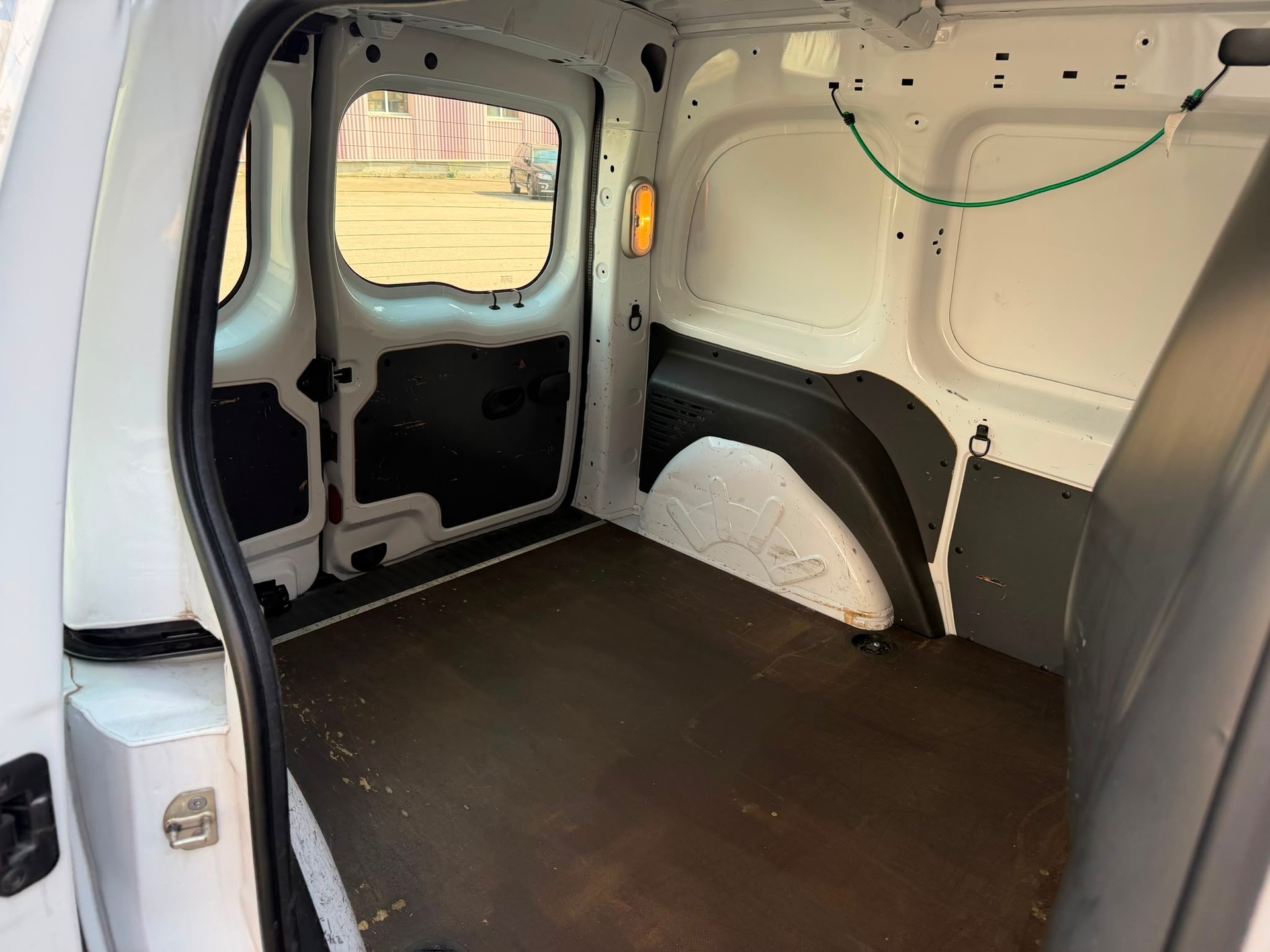RENAULT Kangoo Medium dCi 95 ENERGY Access-image-10