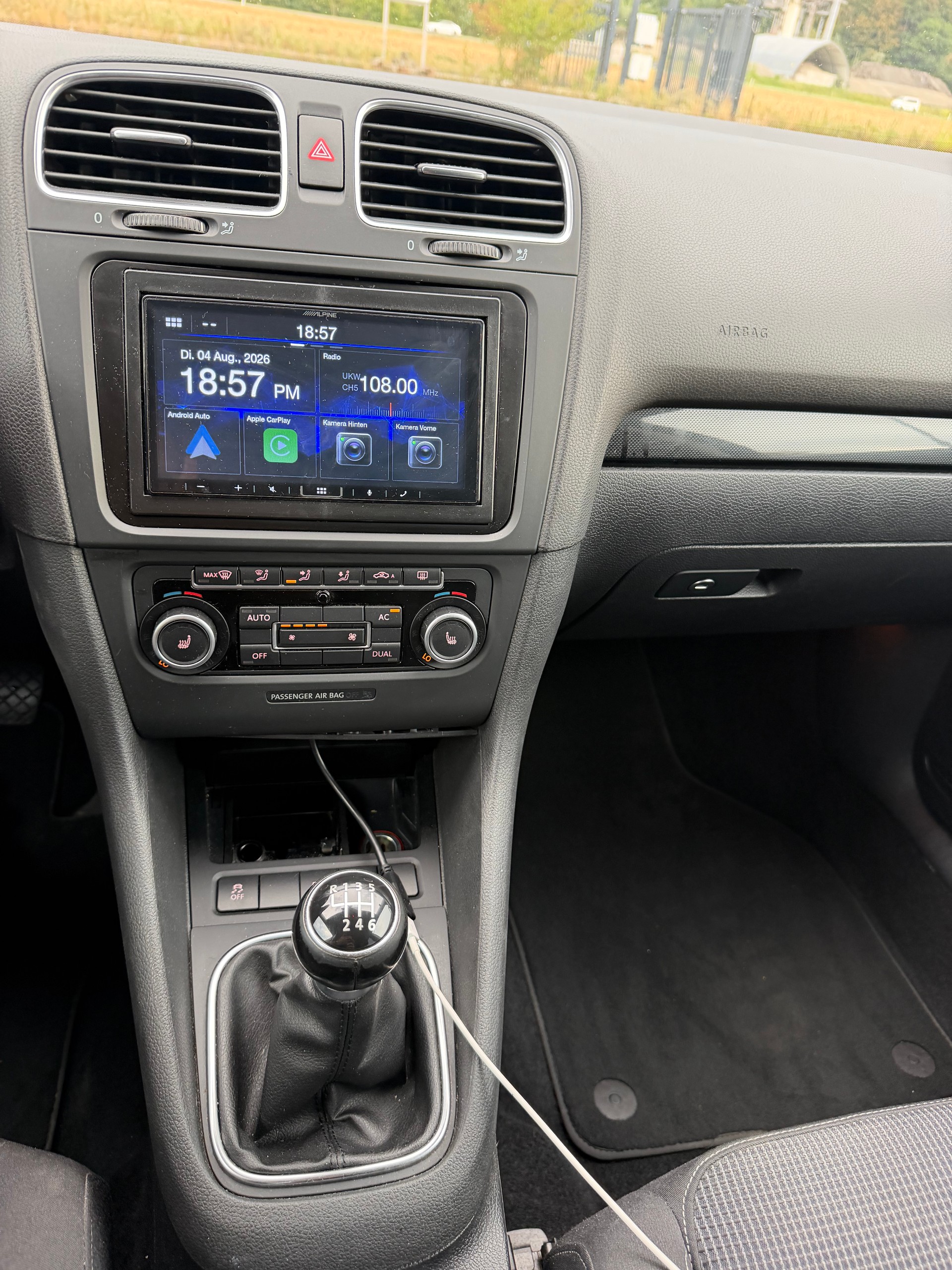 VW Golf 1.4 TSI Highline-image-11