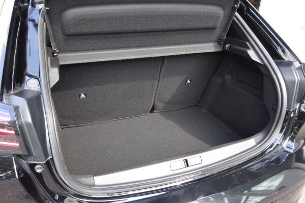PEUGEOT 208 1.2 MHEV 110 GT-image-9