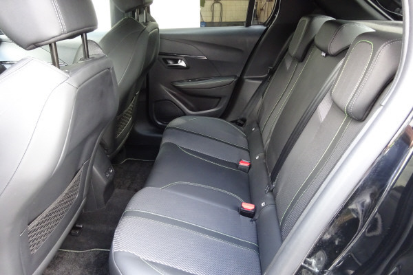 PEUGEOT 208 1.2 MHEV 110 GT-image-8