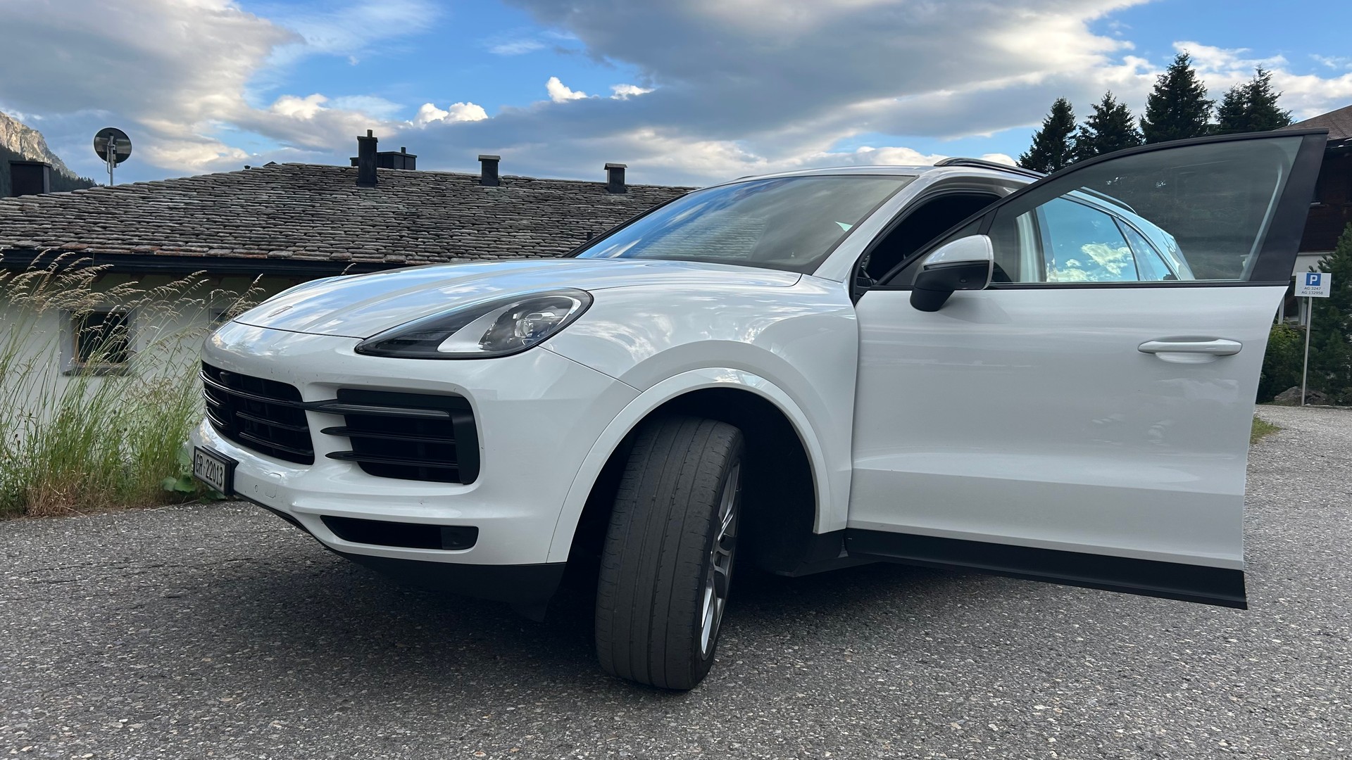 PORSCHE CAYENNE-image-0