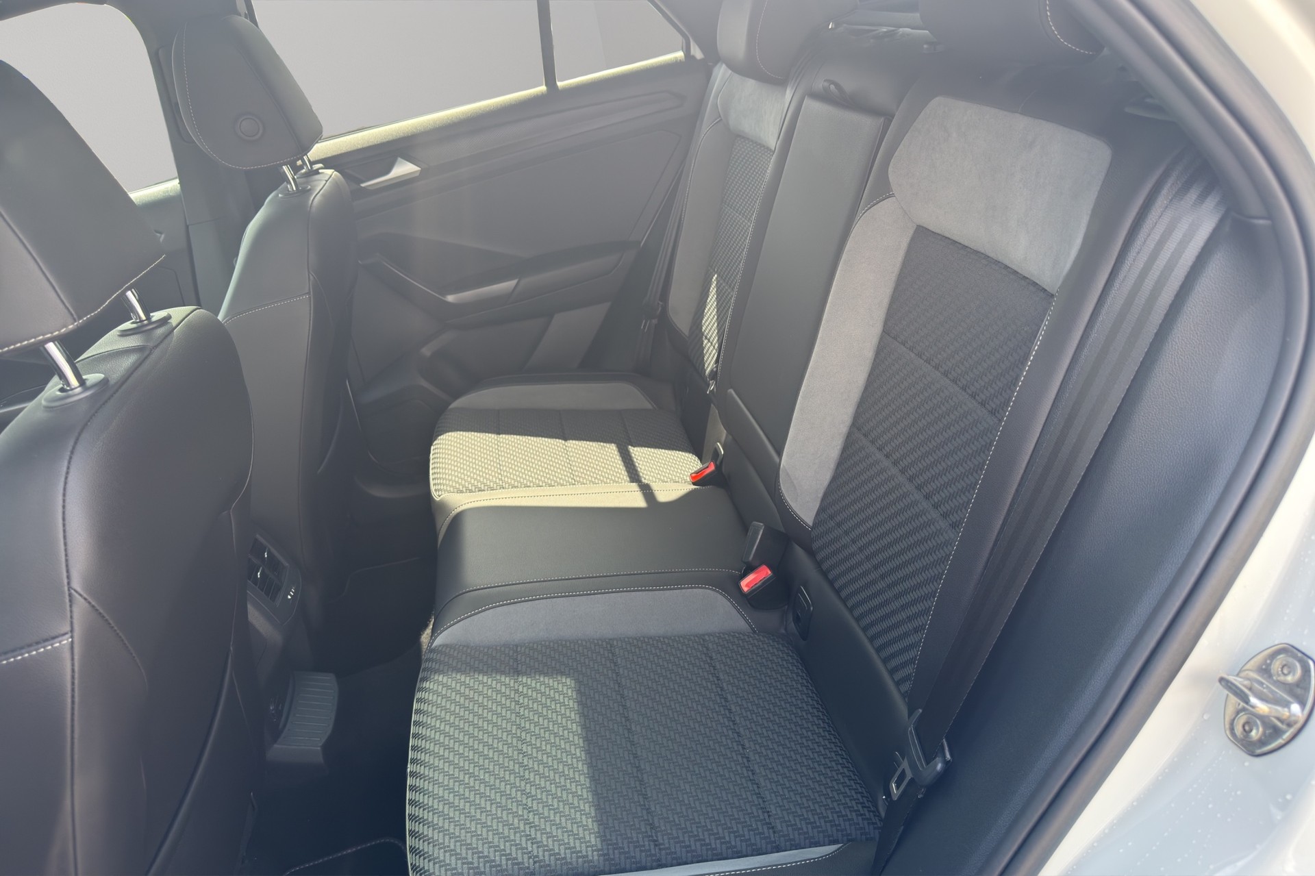 VW T-Roc 2.0 TSI Sport DSG 4Motion-image-5