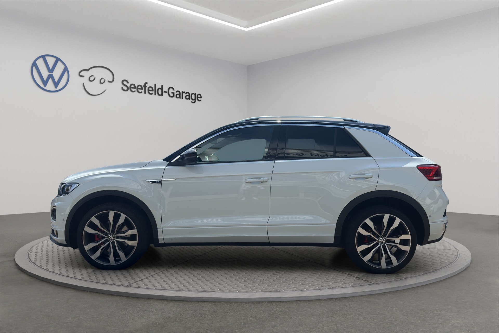 VW T-Roc 2.0 TSI Sport DSG 4Motion-image-2
