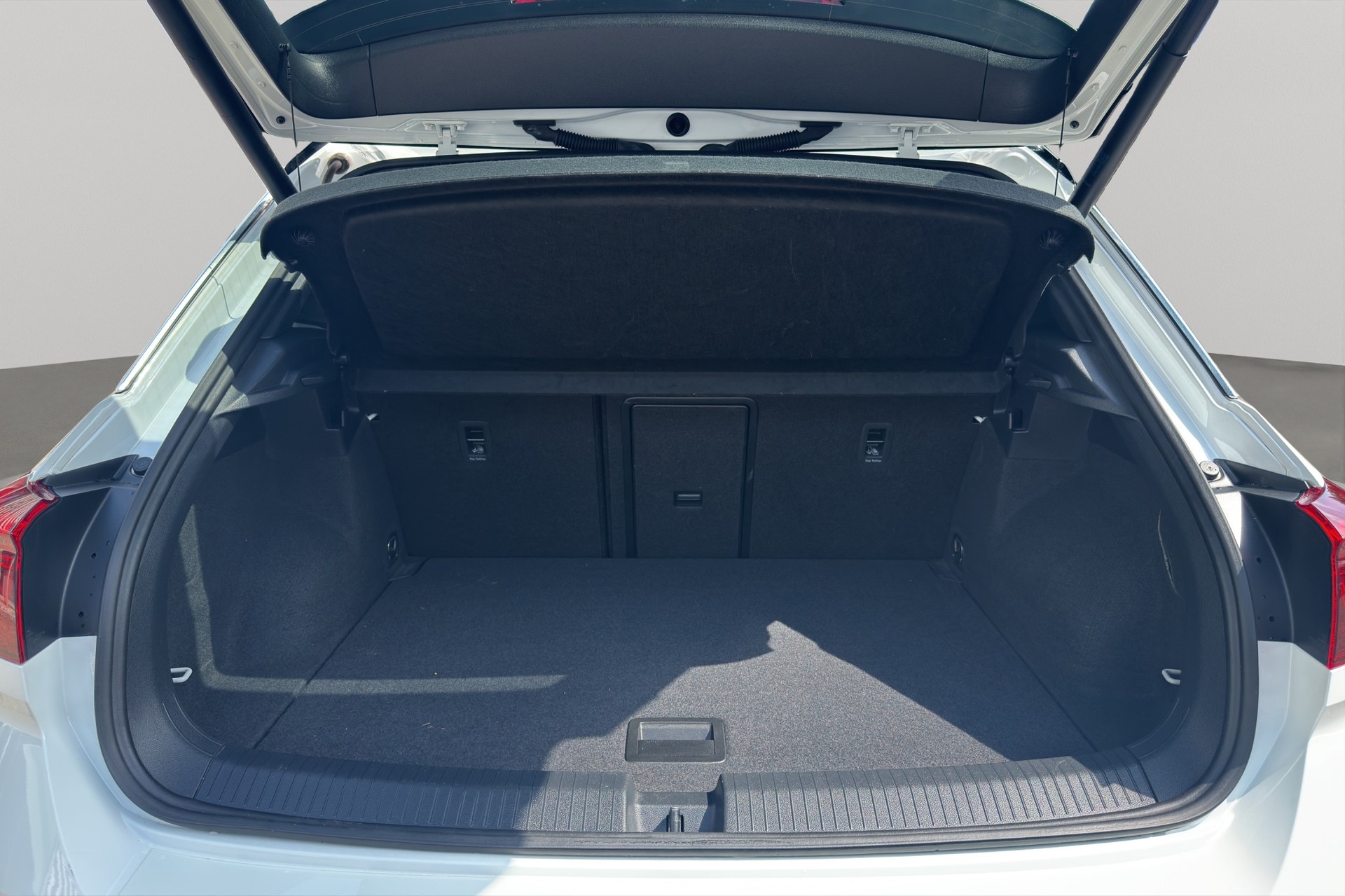VW T-Roc 2.0 TSI Sport DSG 4Motion-image-10
