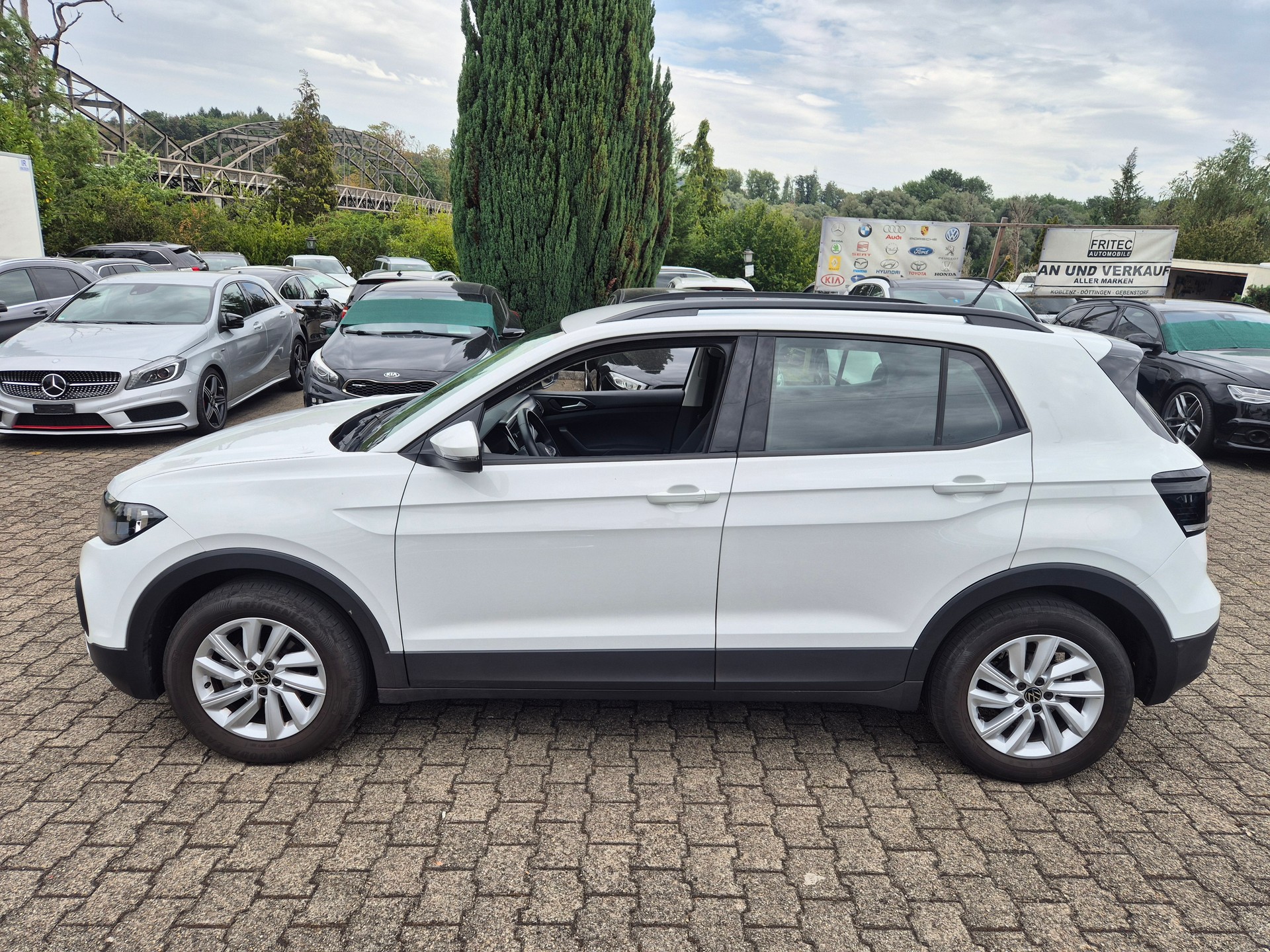 VW T-Cross 1.0 TSI Life DSG-image-3
