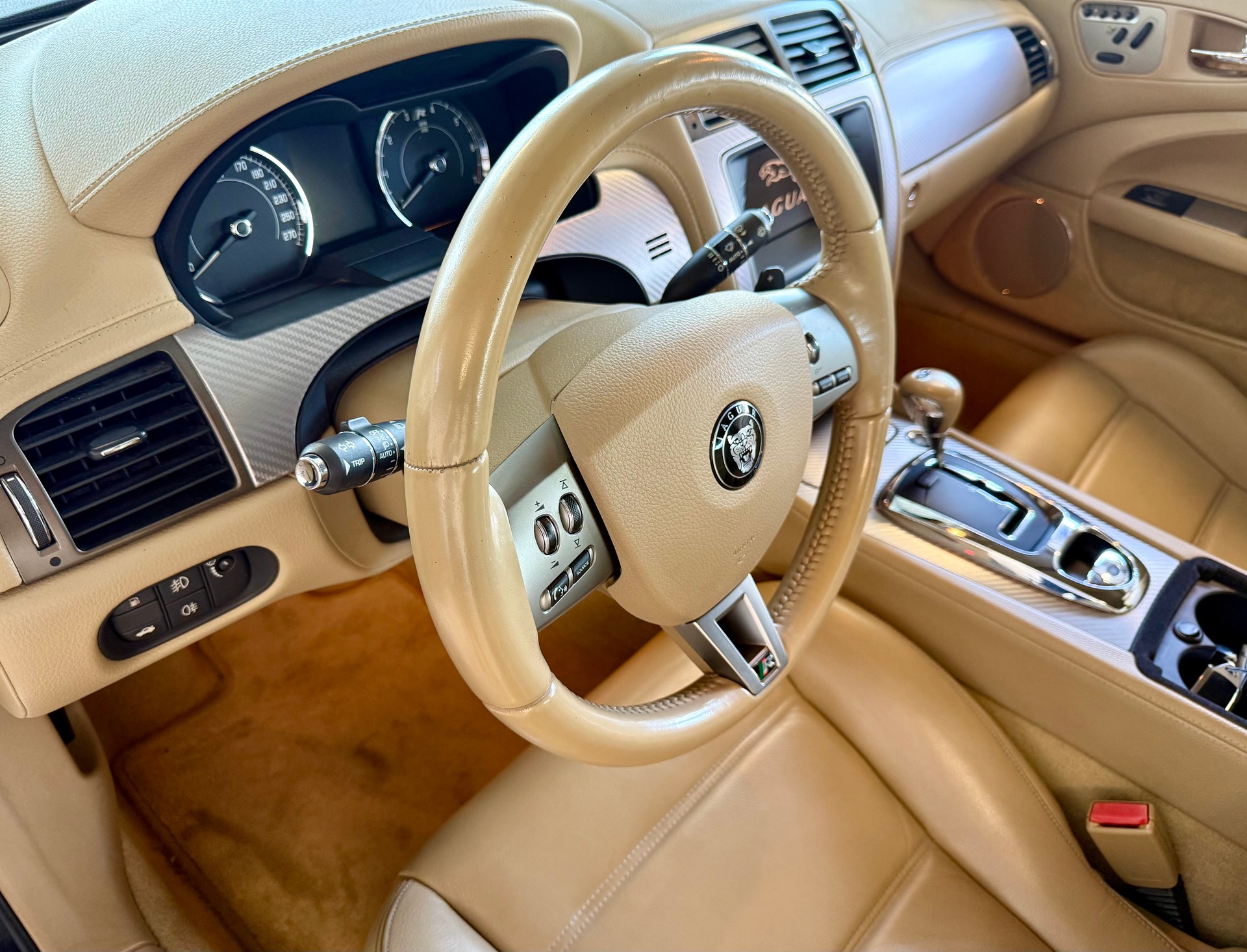 JAGUAR XKR 4.2 V8 SC Automatic-image-13