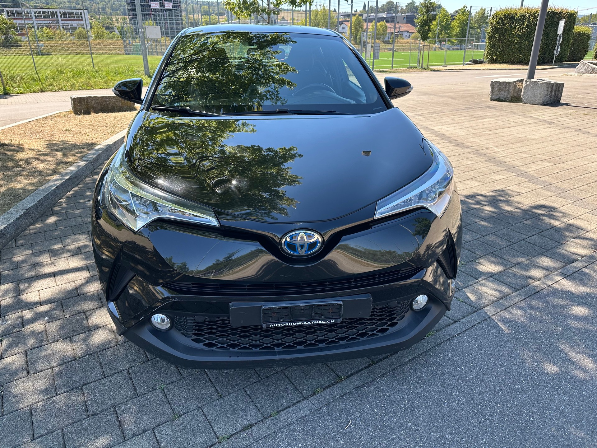 TOYOTA C-HR 1.8 HSD Comfort CVT-image-1