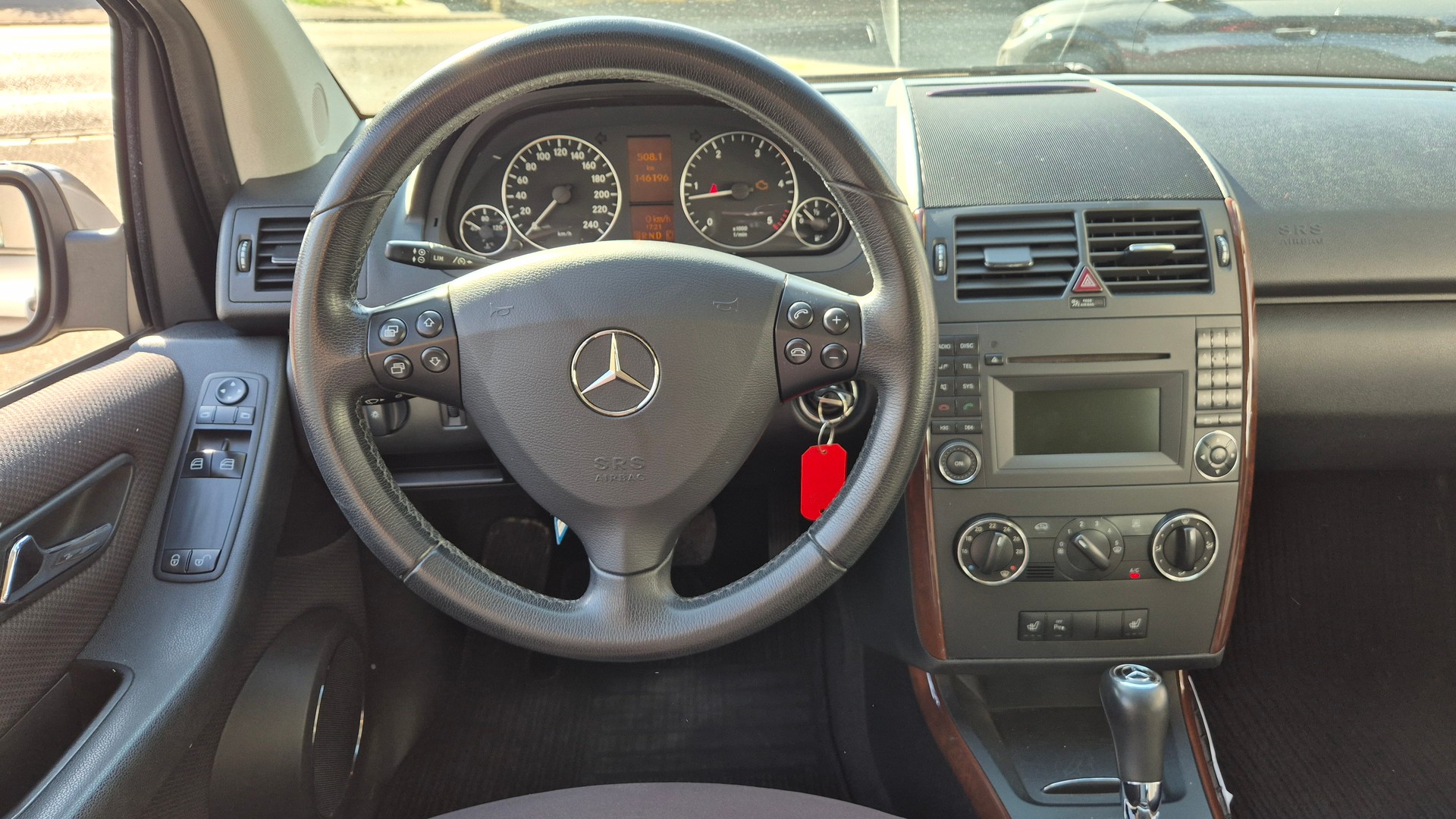 MERCEDES-BENZ A 180 CDI-image-14