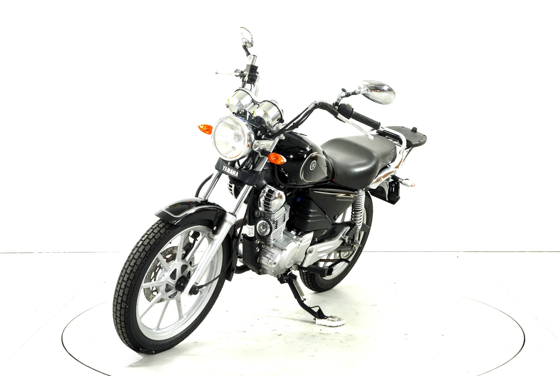YAMAHA YB 125-showroom-element-2