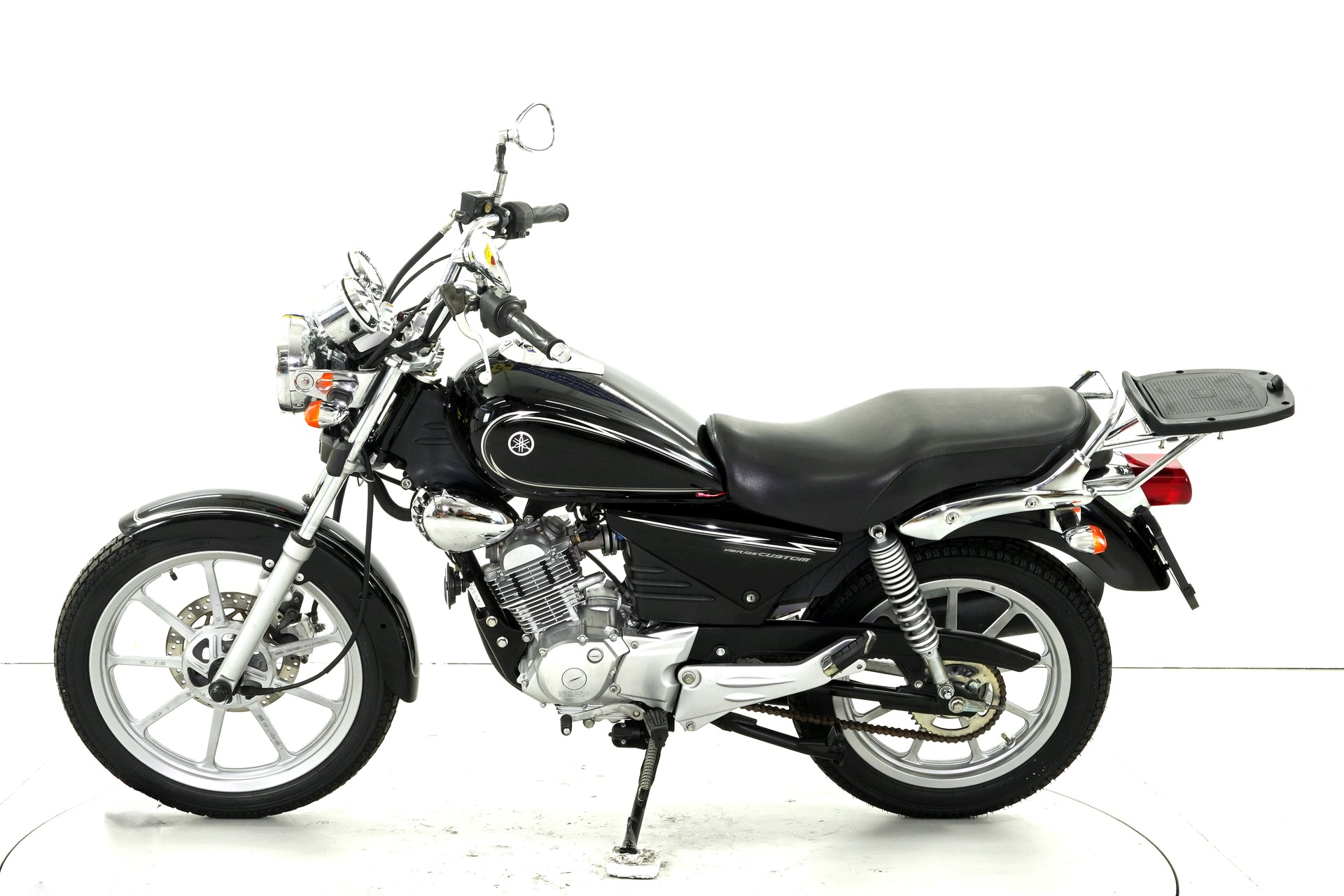YAMAHA YB 125-image-4