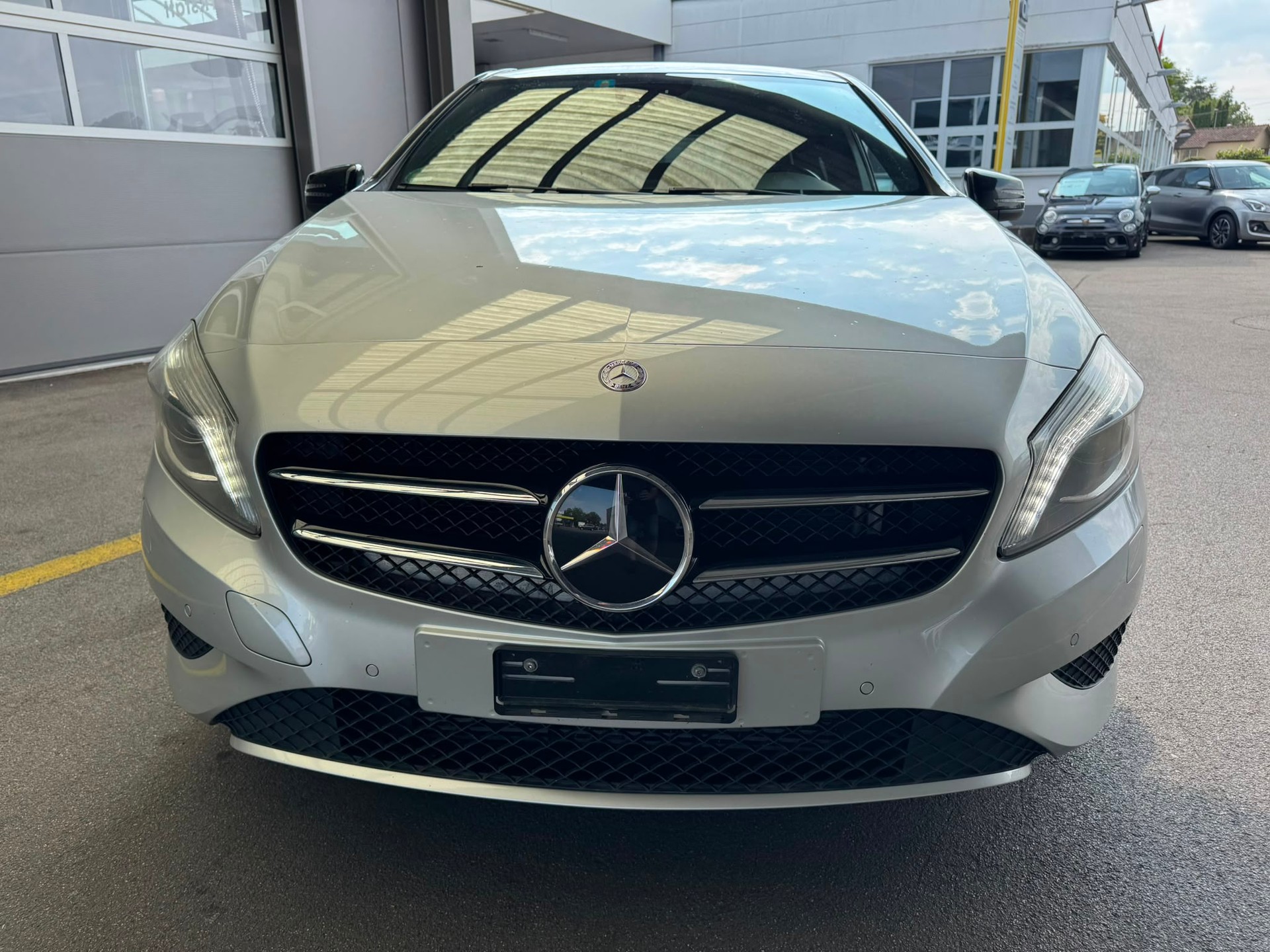 MERCEDES-BENZ A 250 Urban 4Matic 7G-DCT-image-1