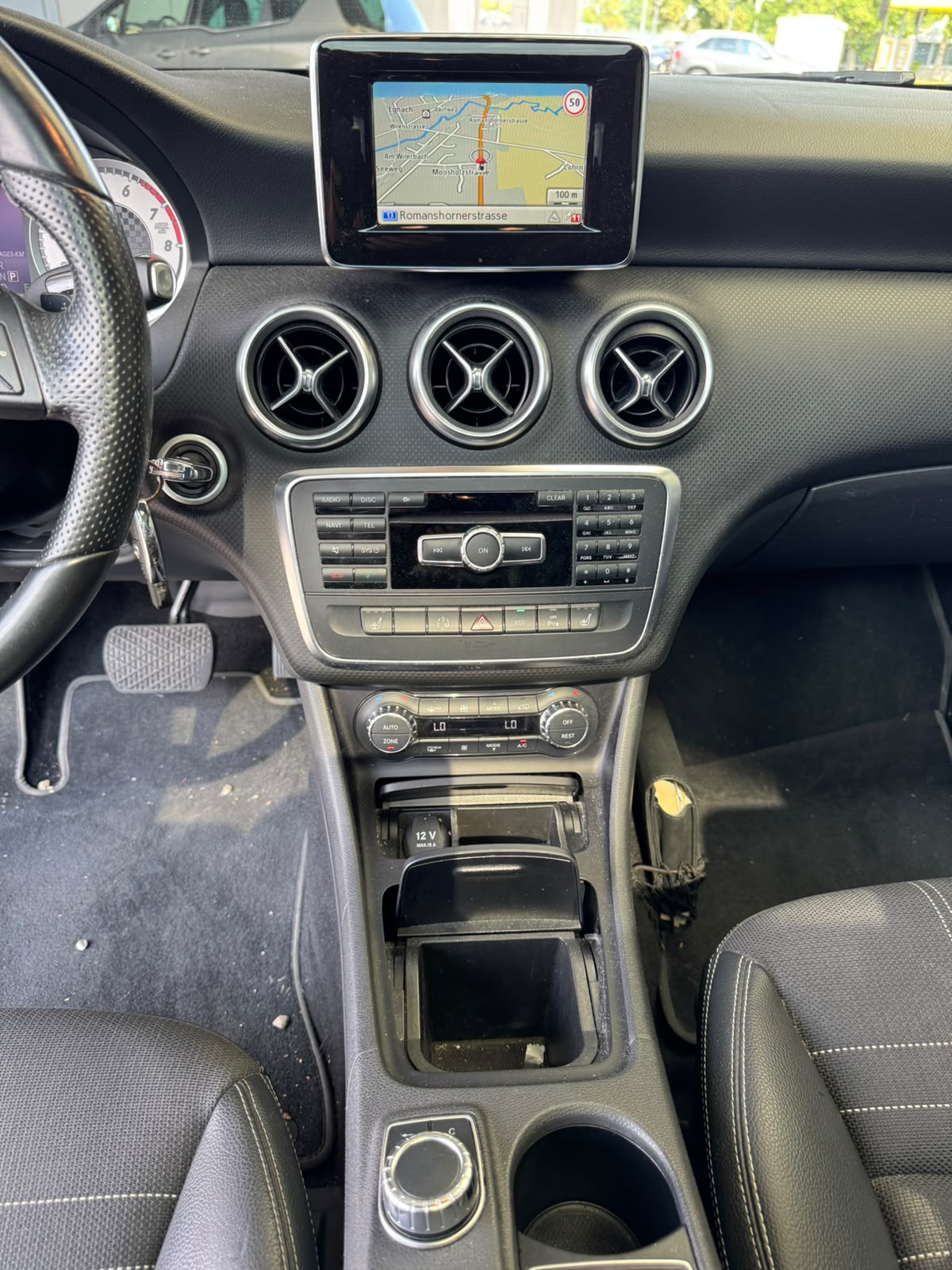 MERCEDES-BENZ A 250 Urban 4Matic 7G-DCT-image-11