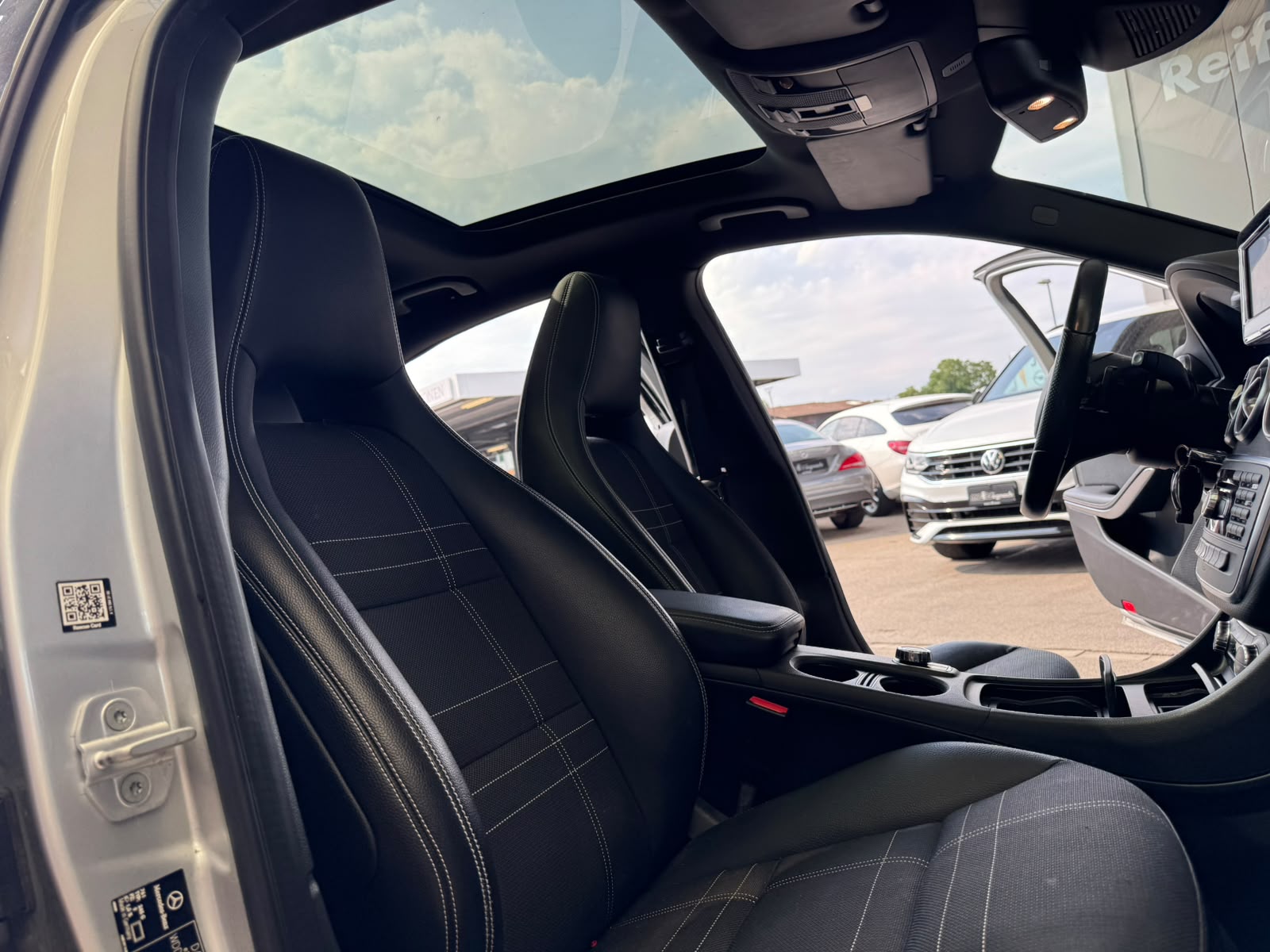 MERCEDES-BENZ A 250 Urban 4Matic 7G-DCT-image-13