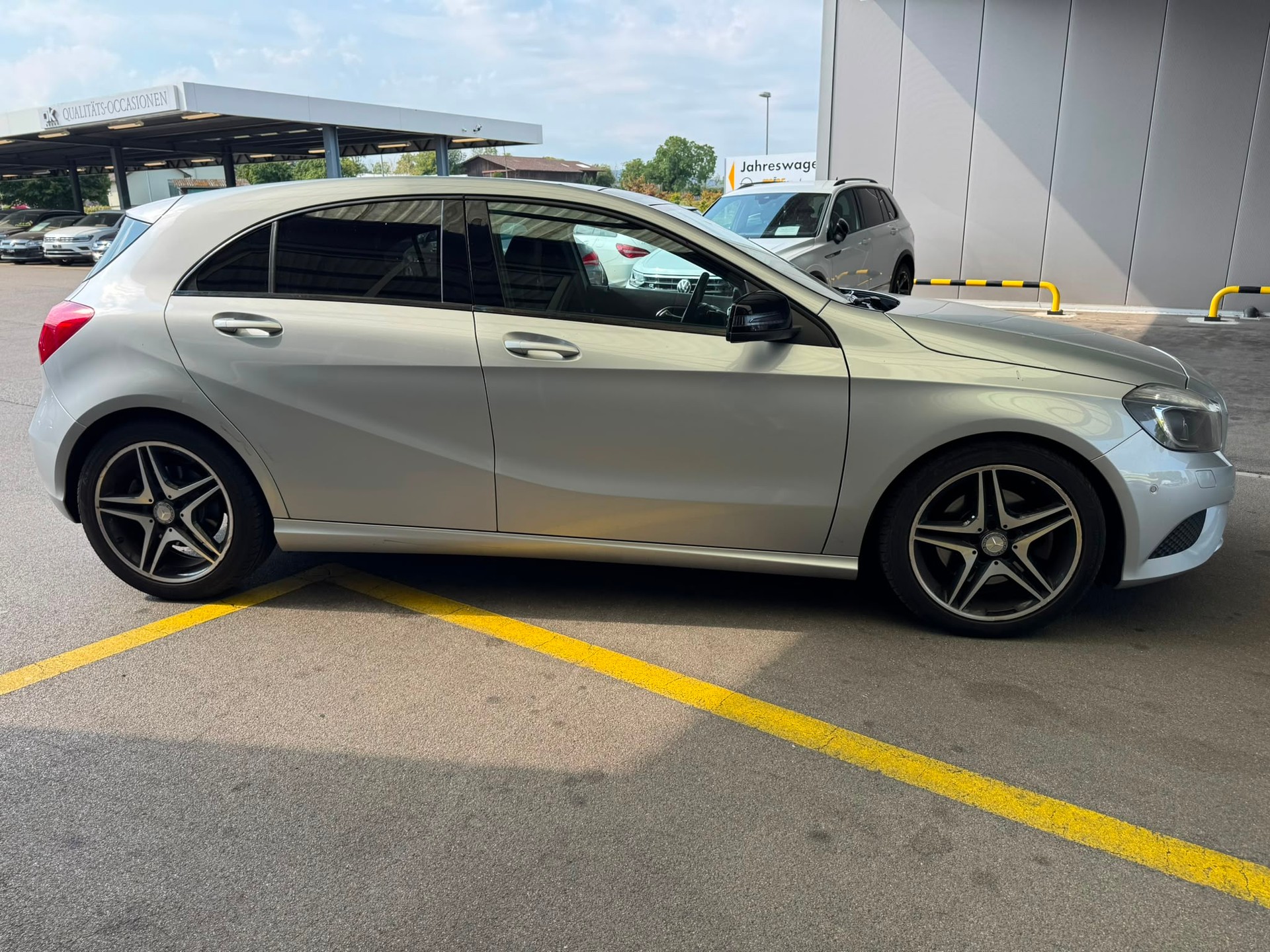 MERCEDES-BENZ A 250 Urban 4Matic 7G-DCT-image-4