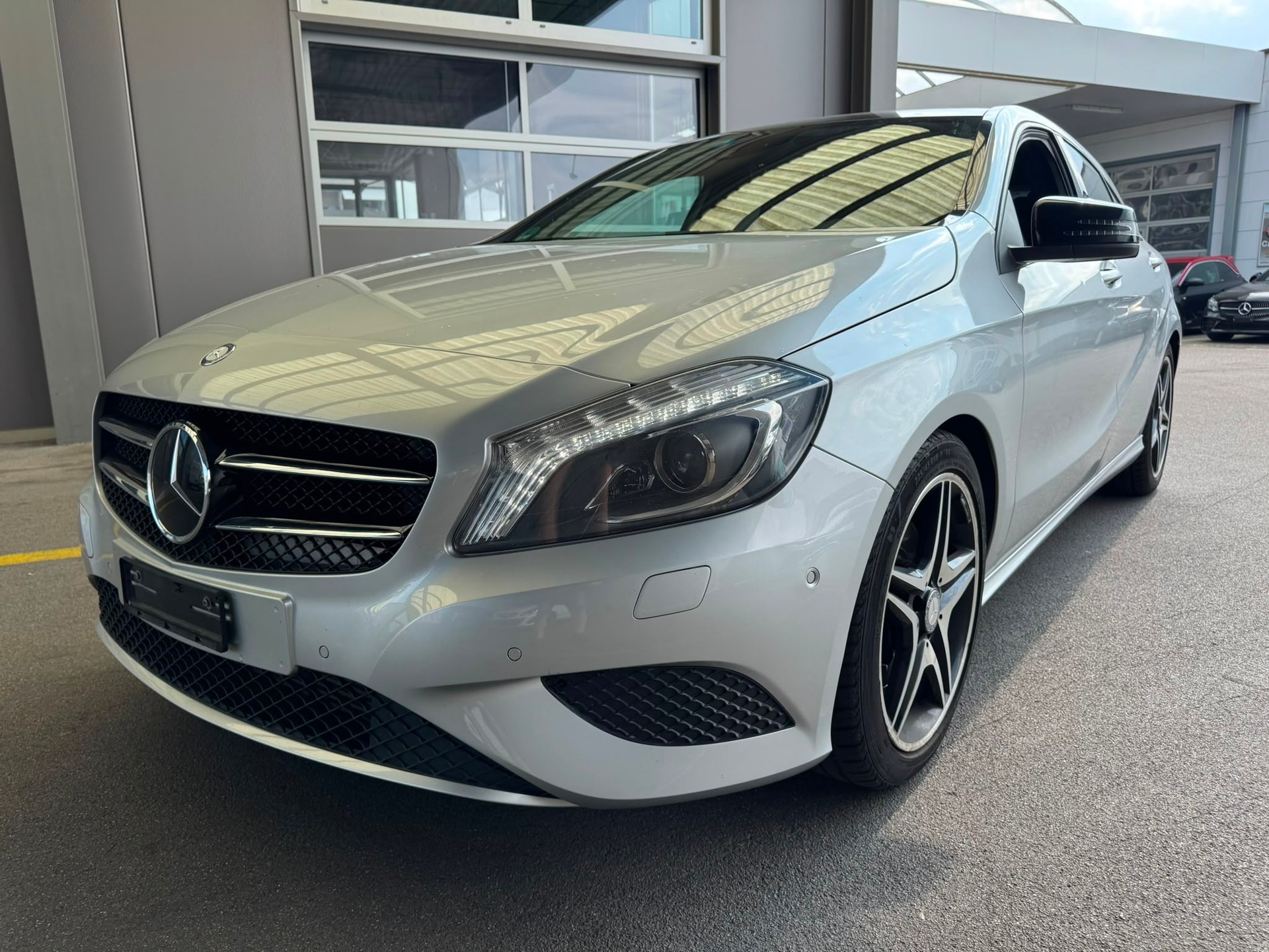 MERCEDES-BENZ A 250 Urban 4Matic 7G-DCT-image-0
