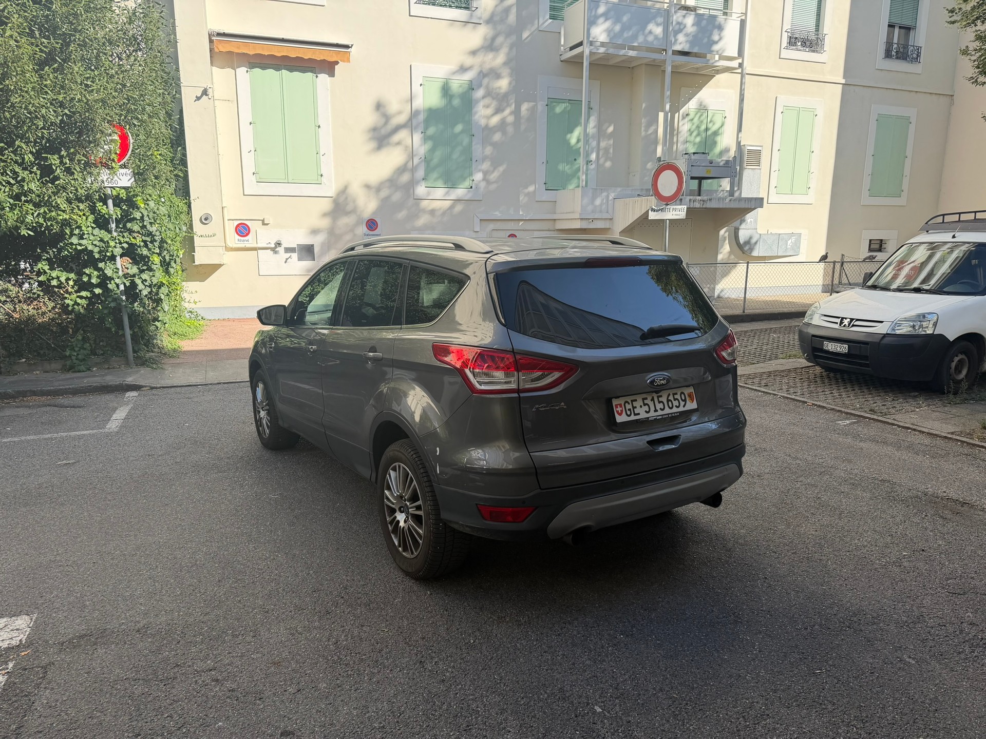 FORD Kuga 2.0 TDCi Titanium 4WD PowerShift-image-2