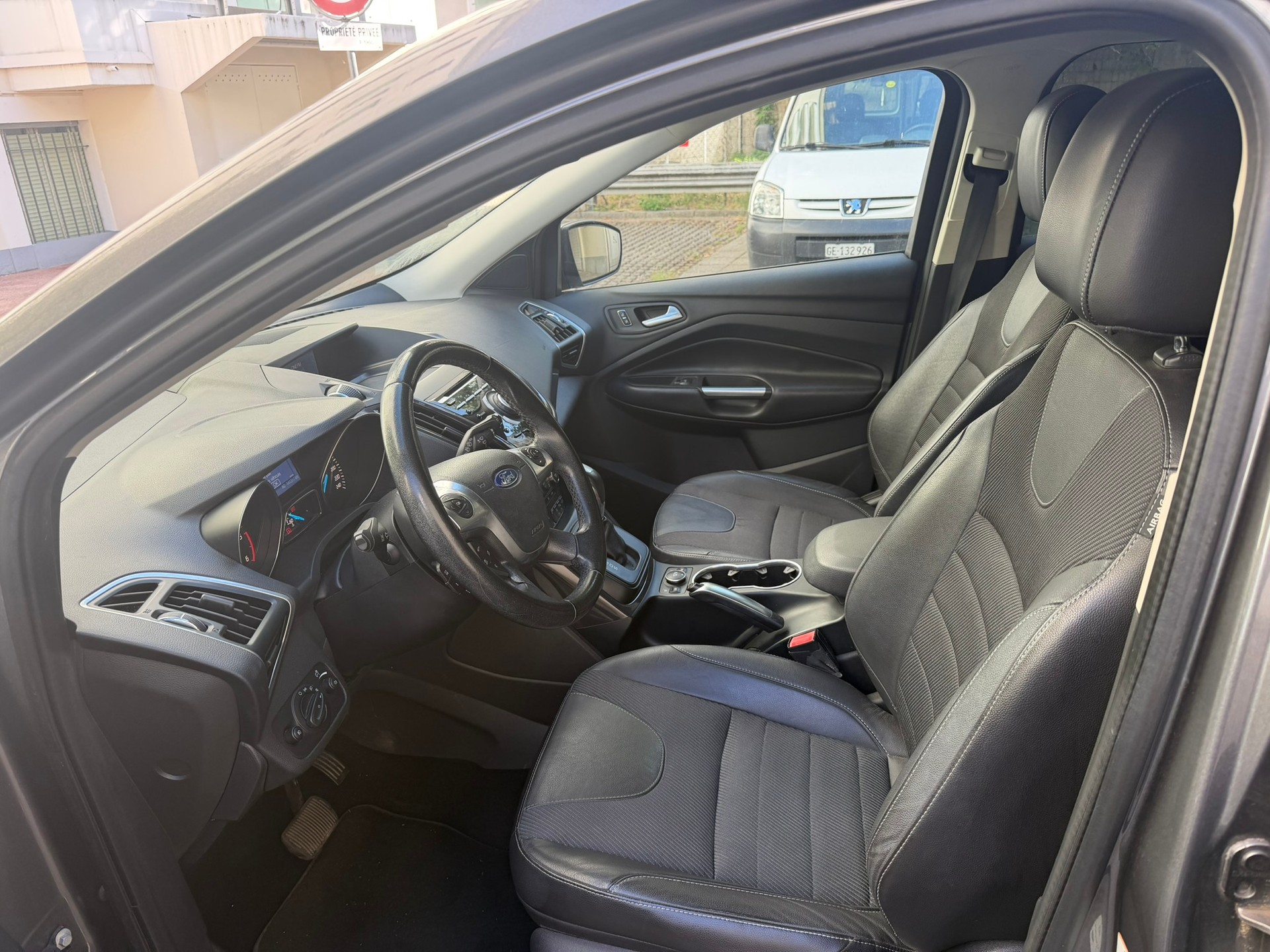 FORD Kuga 2.0 TDCi Titanium 4WD PowerShift-image-7