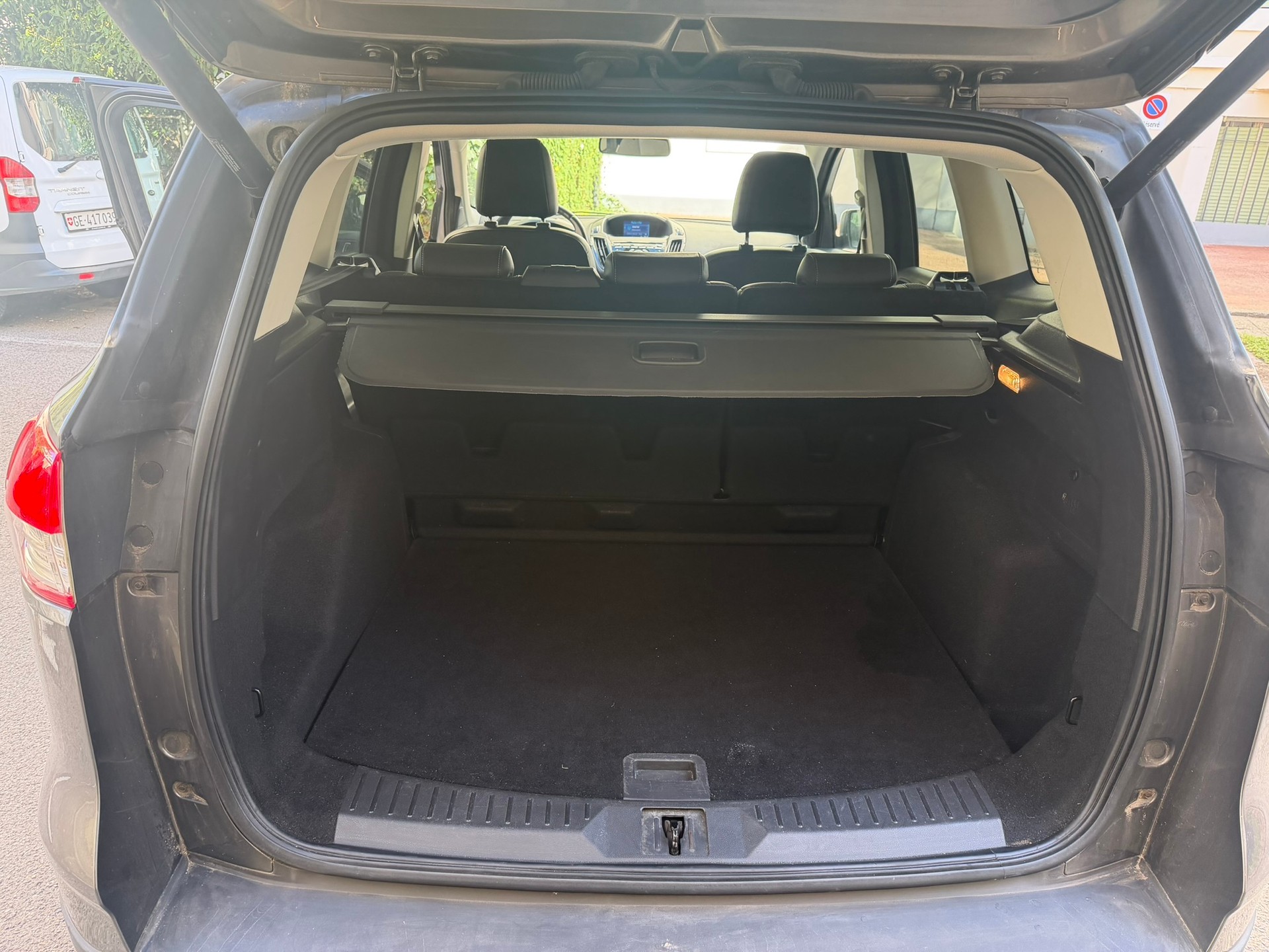 FORD Kuga 2.0 TDCi Titanium 4WD PowerShift-image-9
