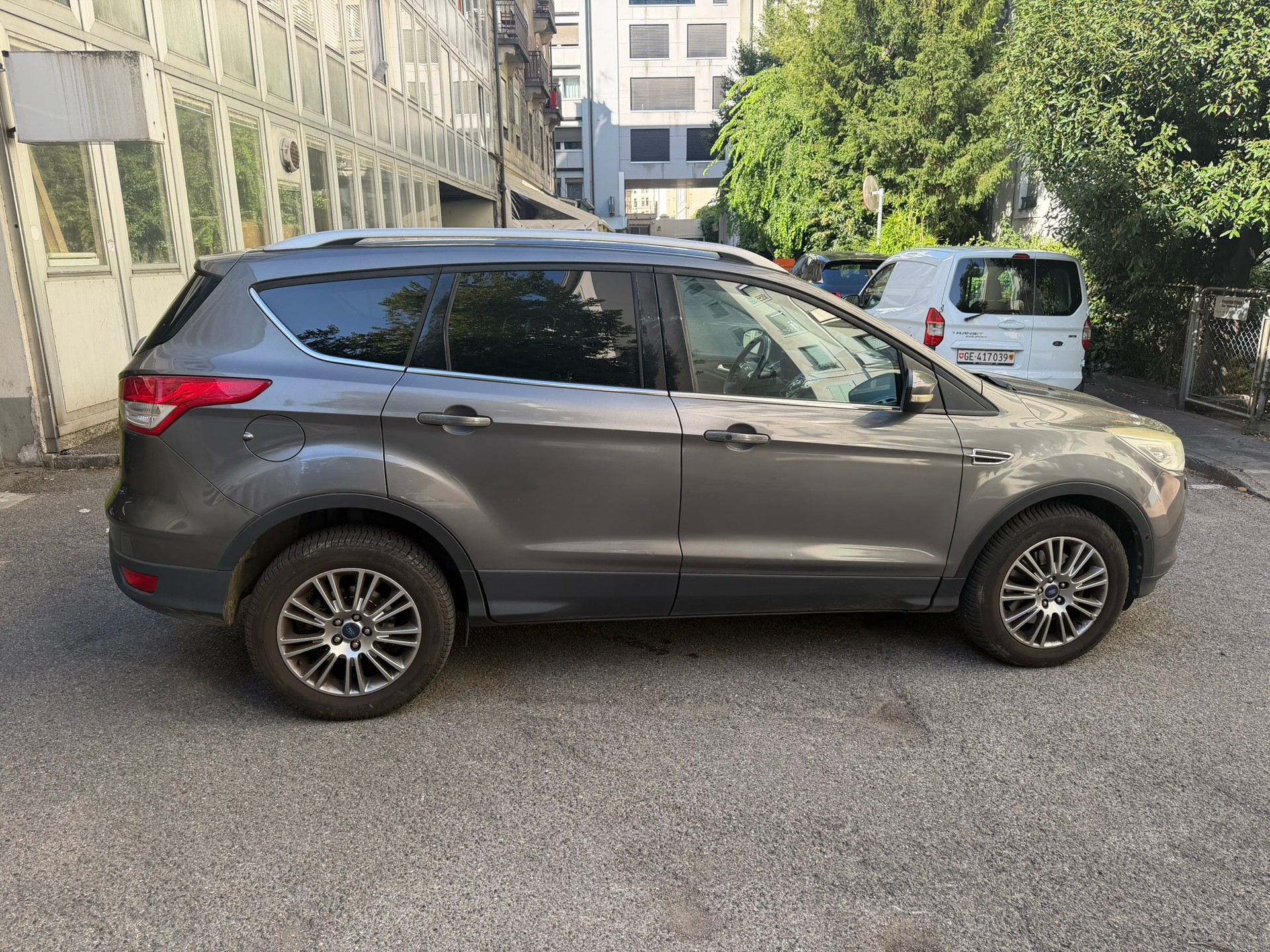 FORD Kuga 2.0 TDCi Titanium 4WD PowerShift-image-5