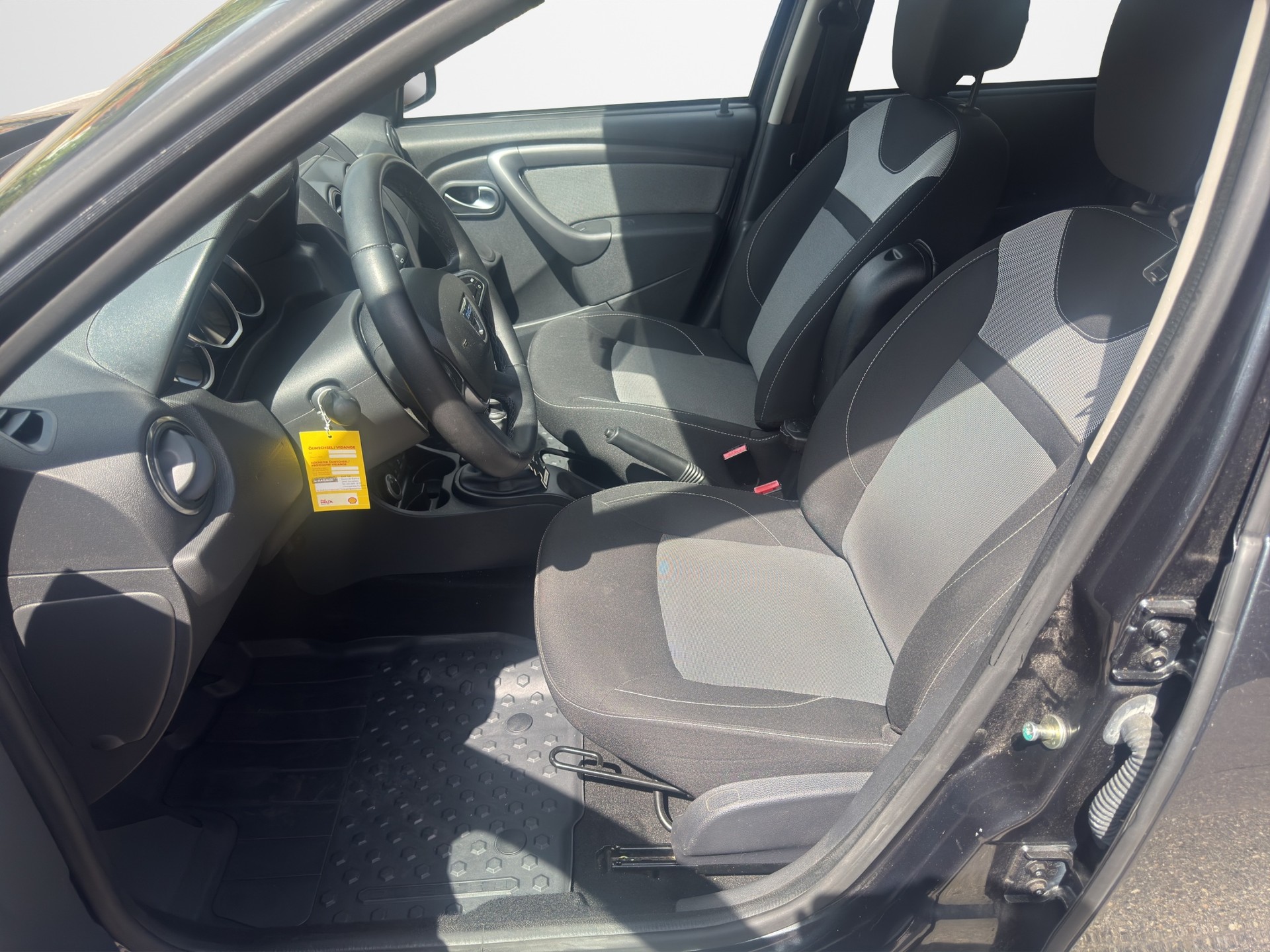 DACIA Duster 1.2 T Lauréate 4x4-image-9