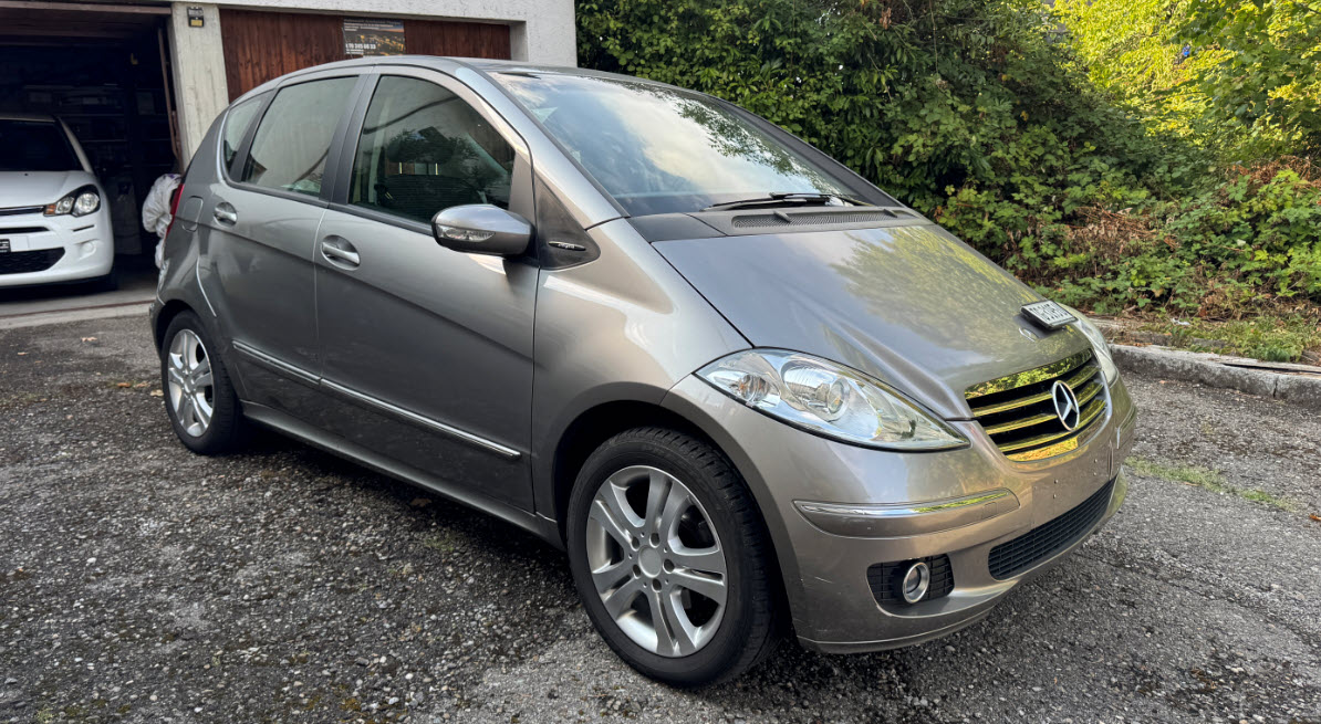 MERCEDES-BENZ A 150 Elégance-image-1