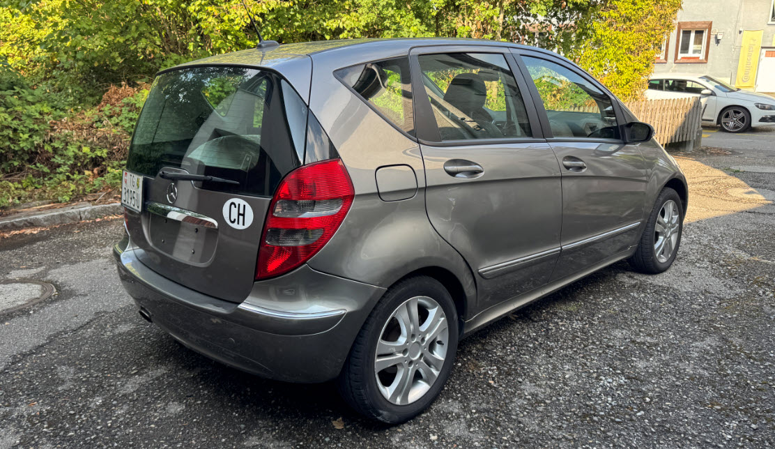 MERCEDES-BENZ A 150 Elégance-image-3