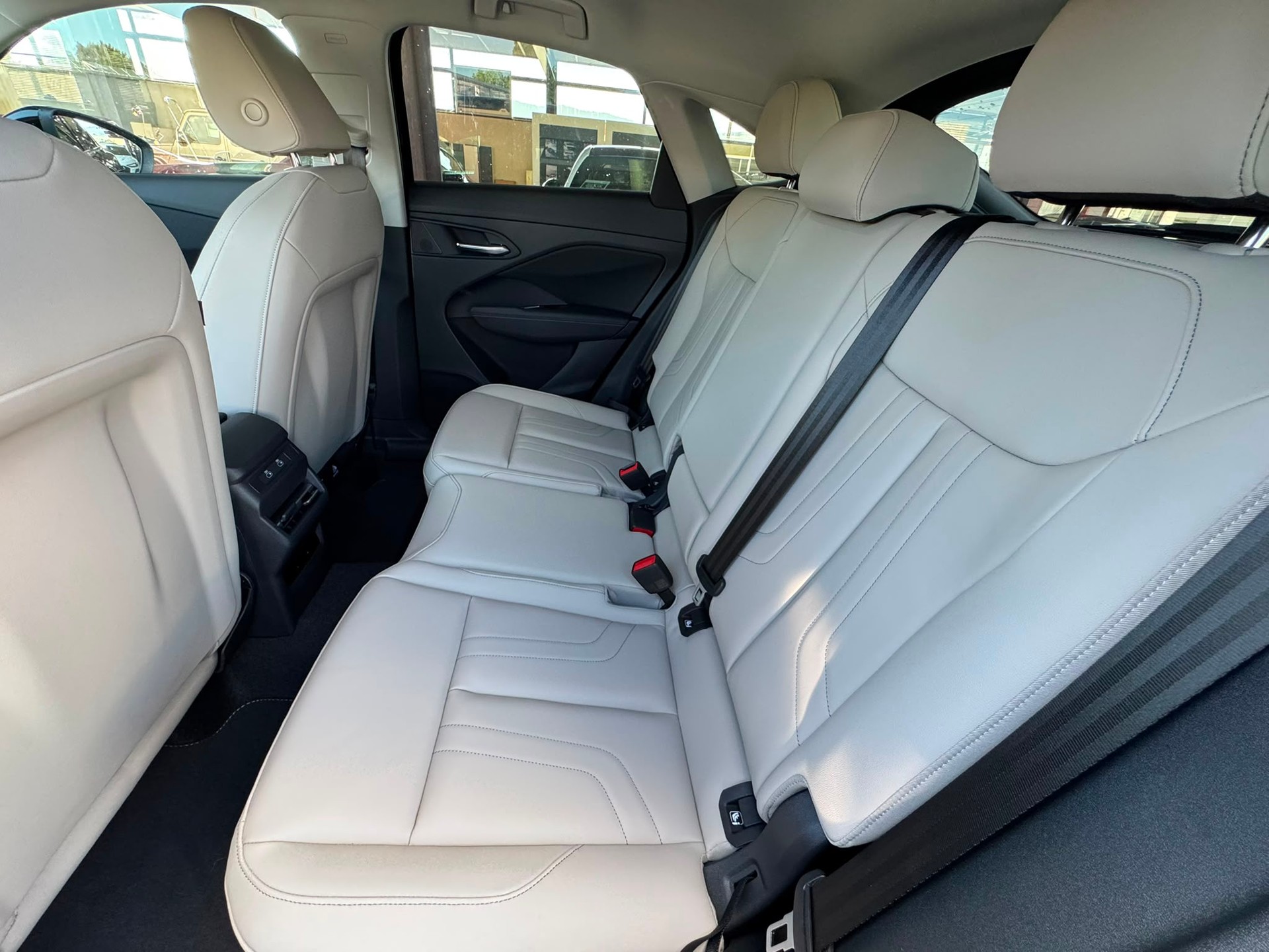 AUDI Q3 Sportback 1.5 e-hybrid S-tronic-image-7