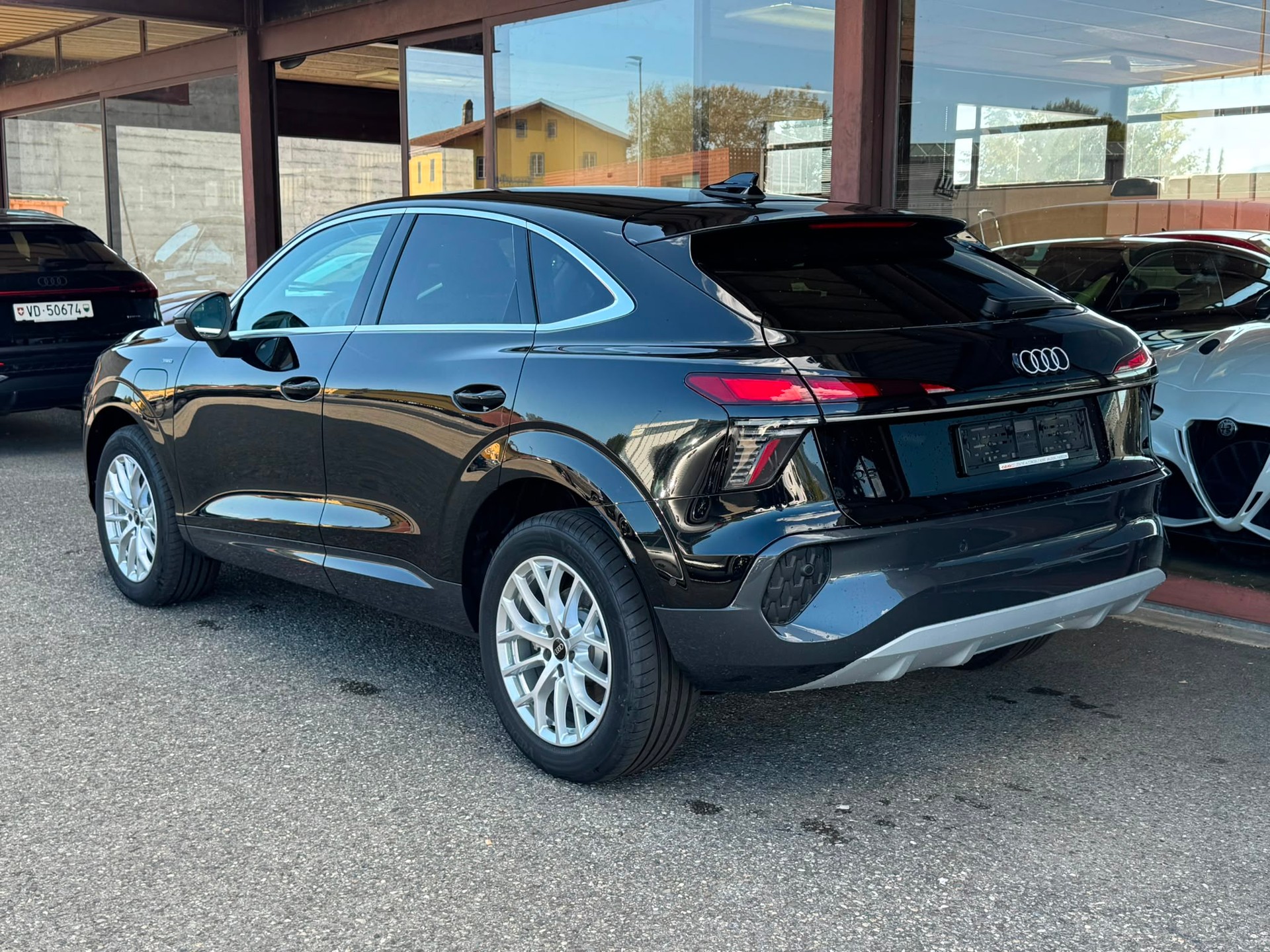 AUDI Q3 Sportback 1.5 e-hybrid S-tronic-image-3