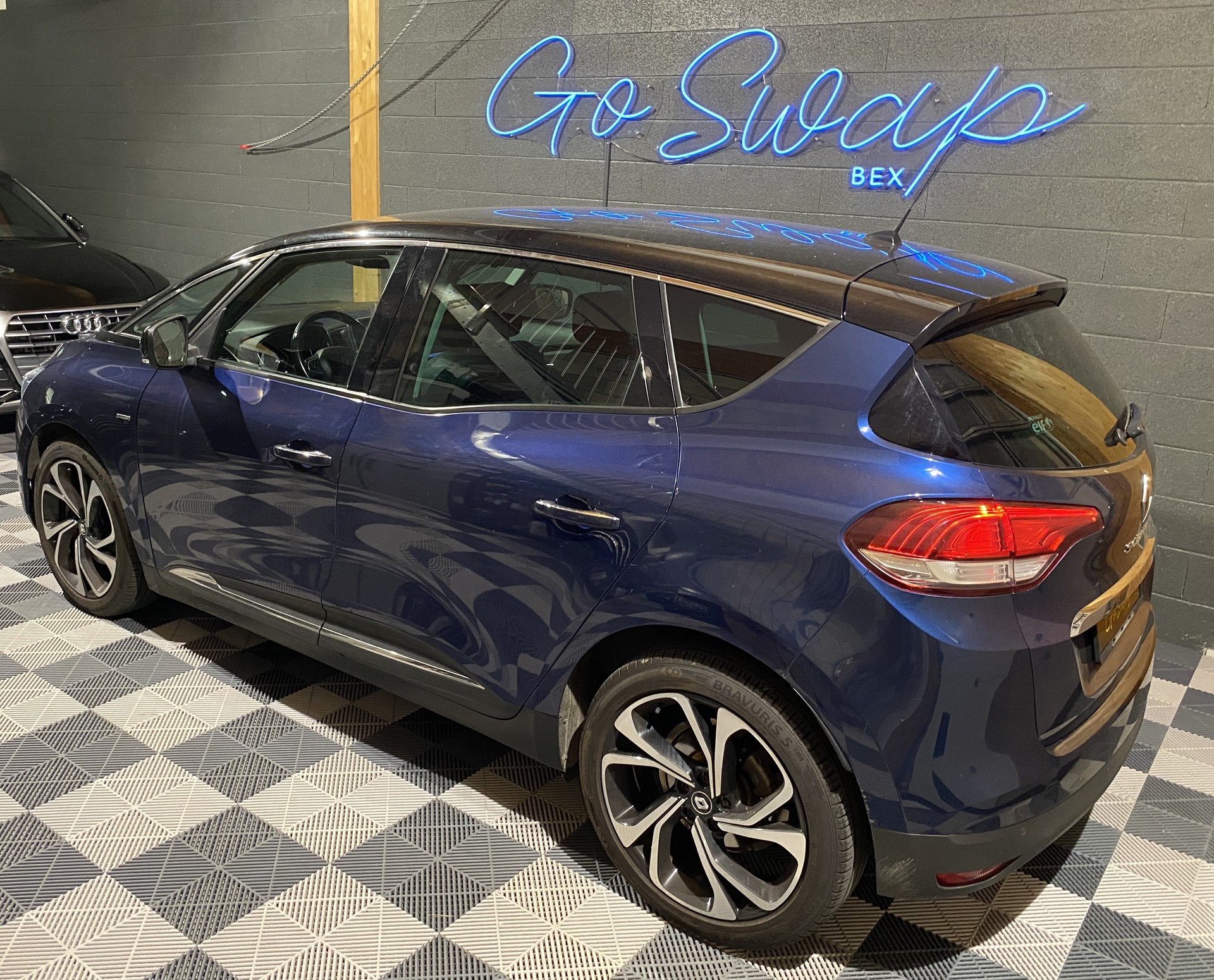 RENAULT Scénic 1.2 16V Turbo Bose-image-9