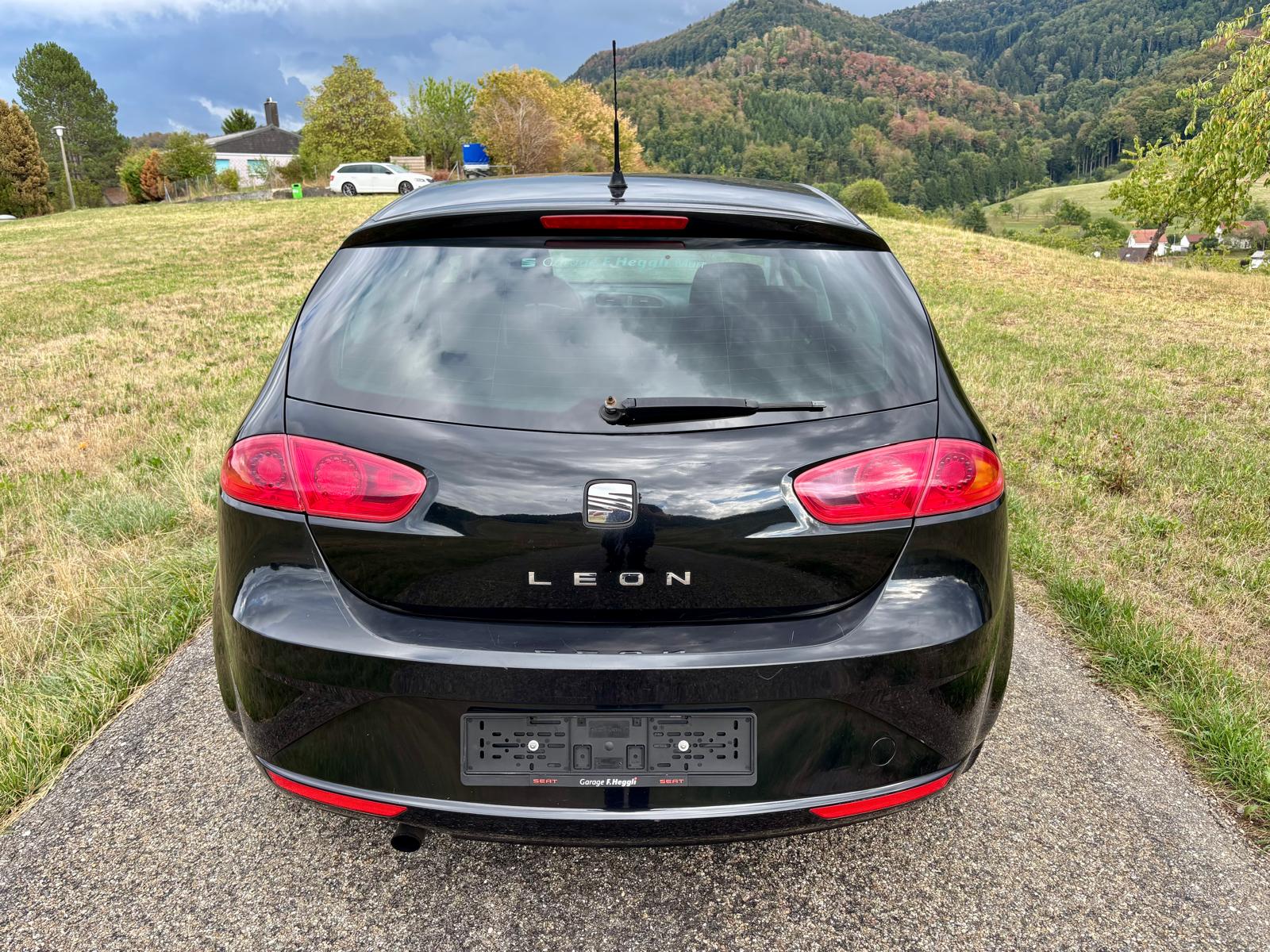 SEAT Leon 1.2 TSI COPA Reference-image-3