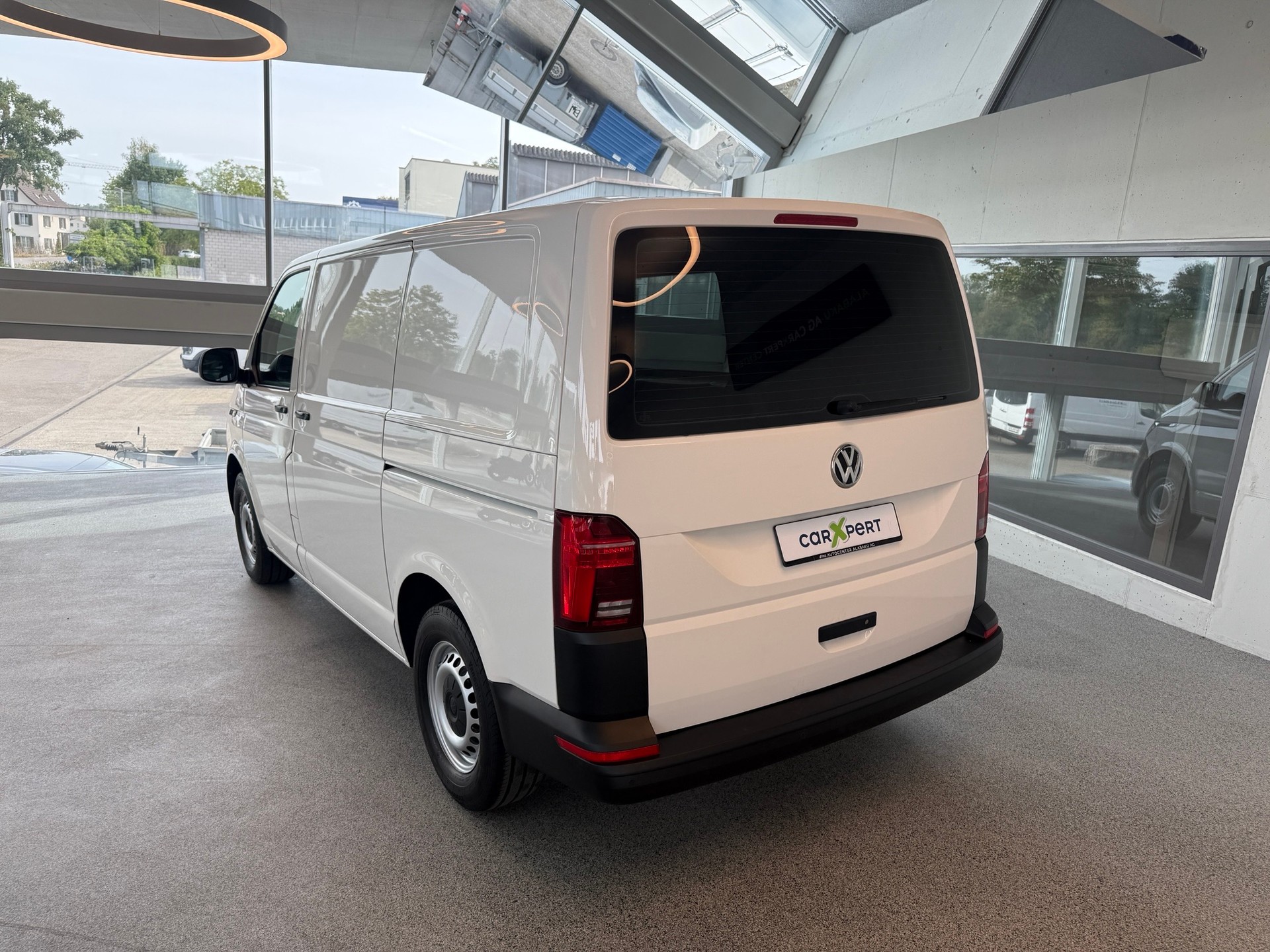 VW T6.1 2.0 TDI DSG-image-5