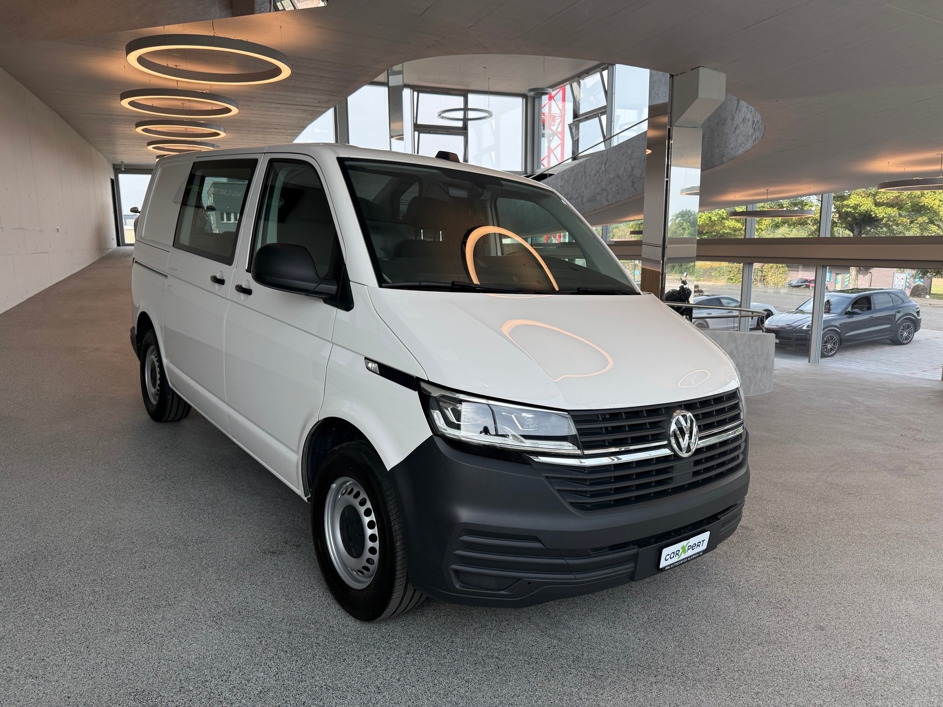 VW T6.1 2.0 TDI DSG-image-2