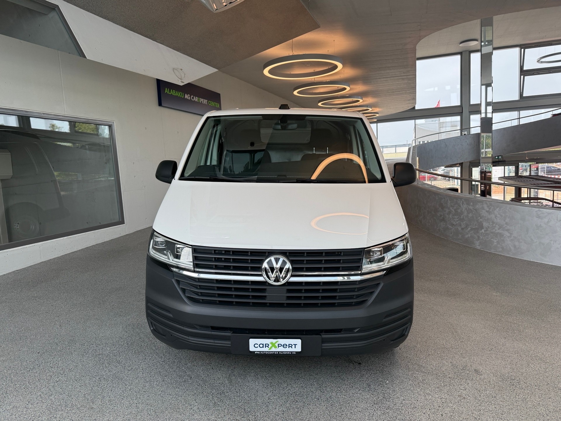 VW T6.1 2.0 TDI DSG-image-1