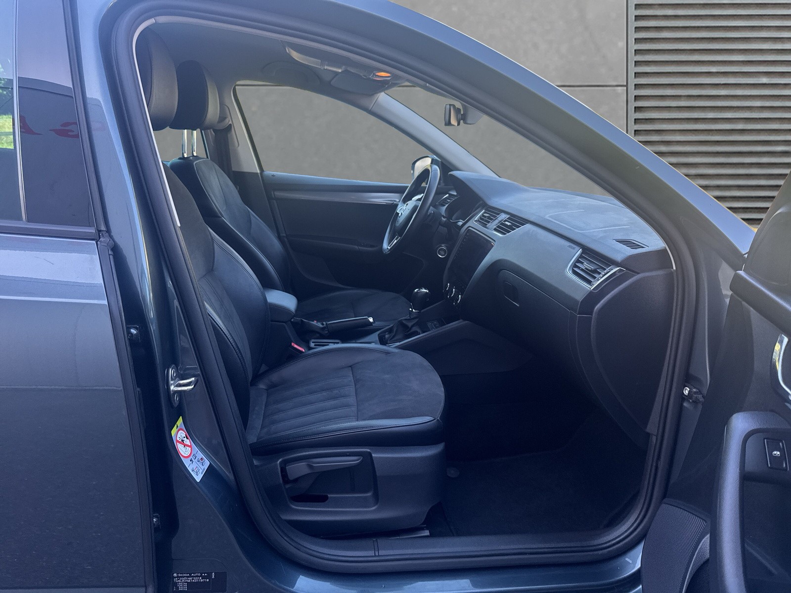 SKODA Octavia Combi 1.5 TSI Style DSG-image-8