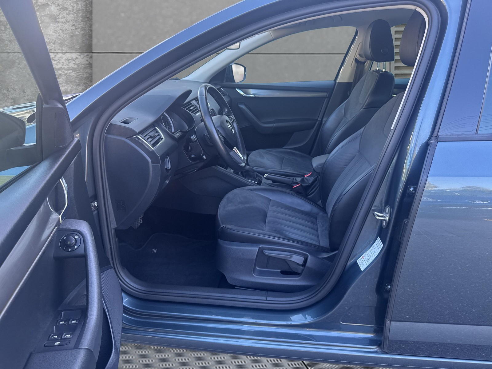 SKODA Octavia Combi 1.5 TSI Style DSG-image-7